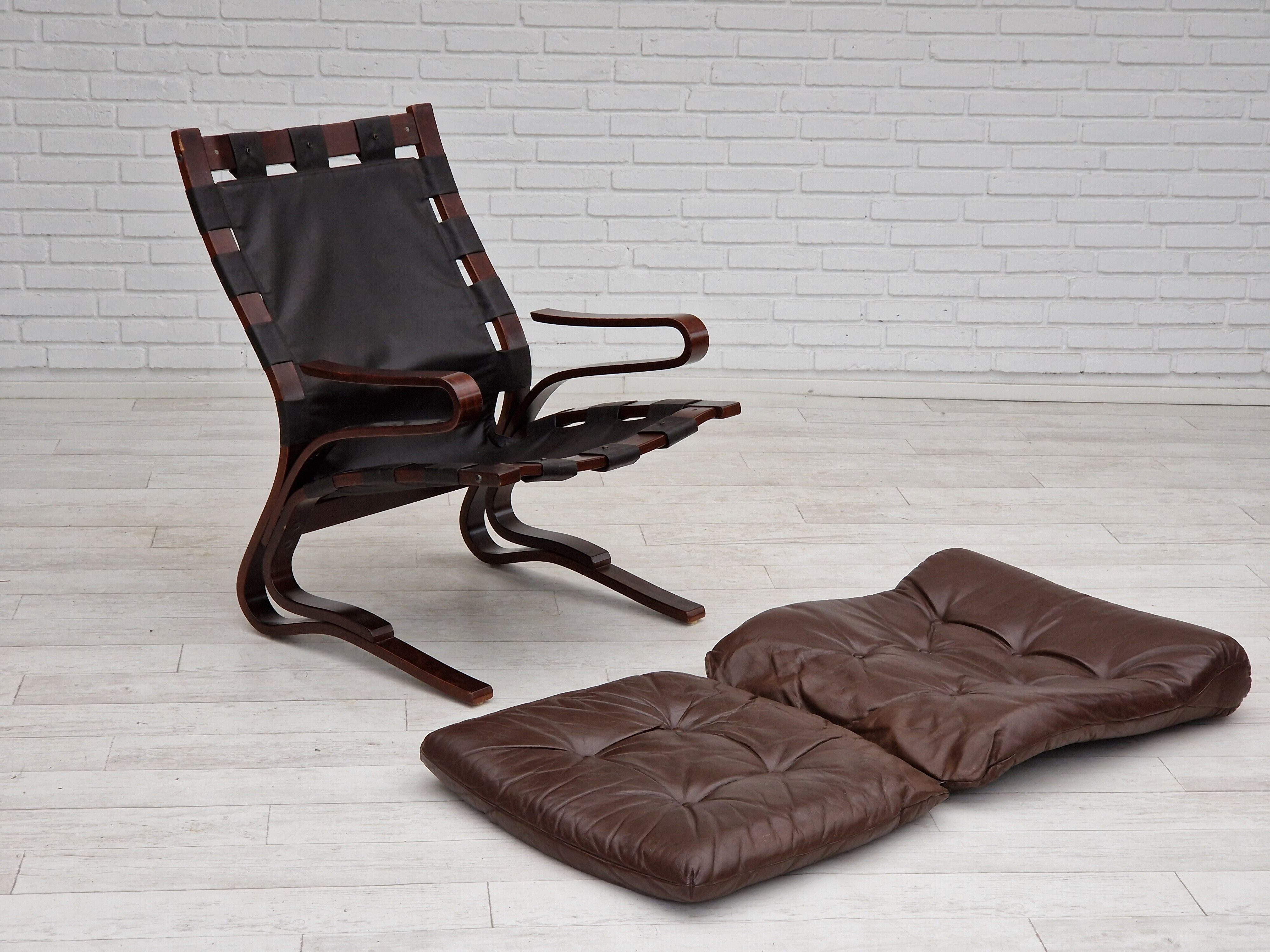 1970s, Norwegian design, Lounge chair model "Kengu" by Erde and Nordahl Solheim for Rybo Rykken