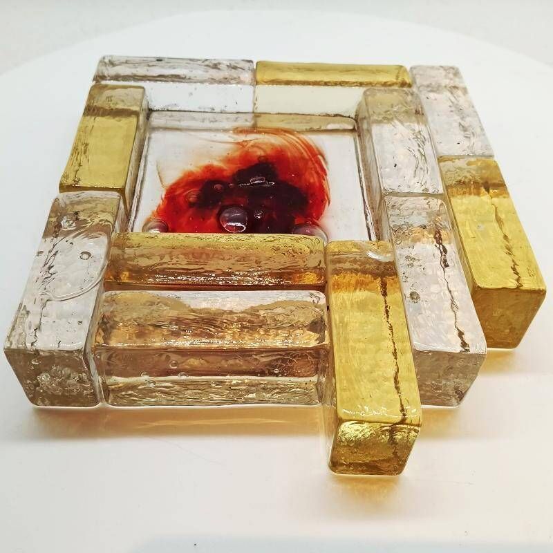 1950s rare large ashtray / sculpture in hand-blown artistic Murano glass attributed to Toni Zuccheri.