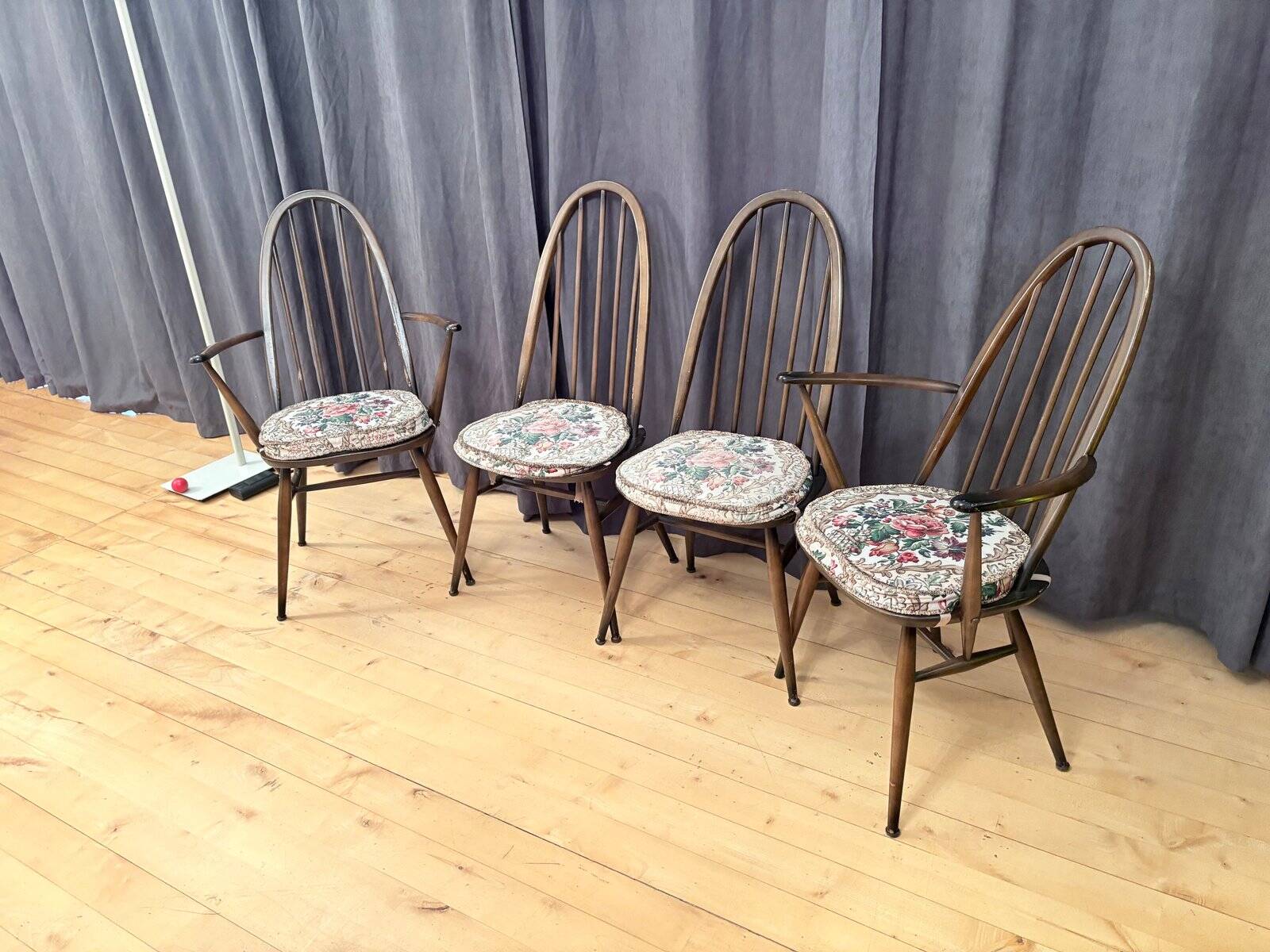 Quaker Windsor chairs by Lucian Ercolani for Ercol, United Kingdom, 1960s, set of 4