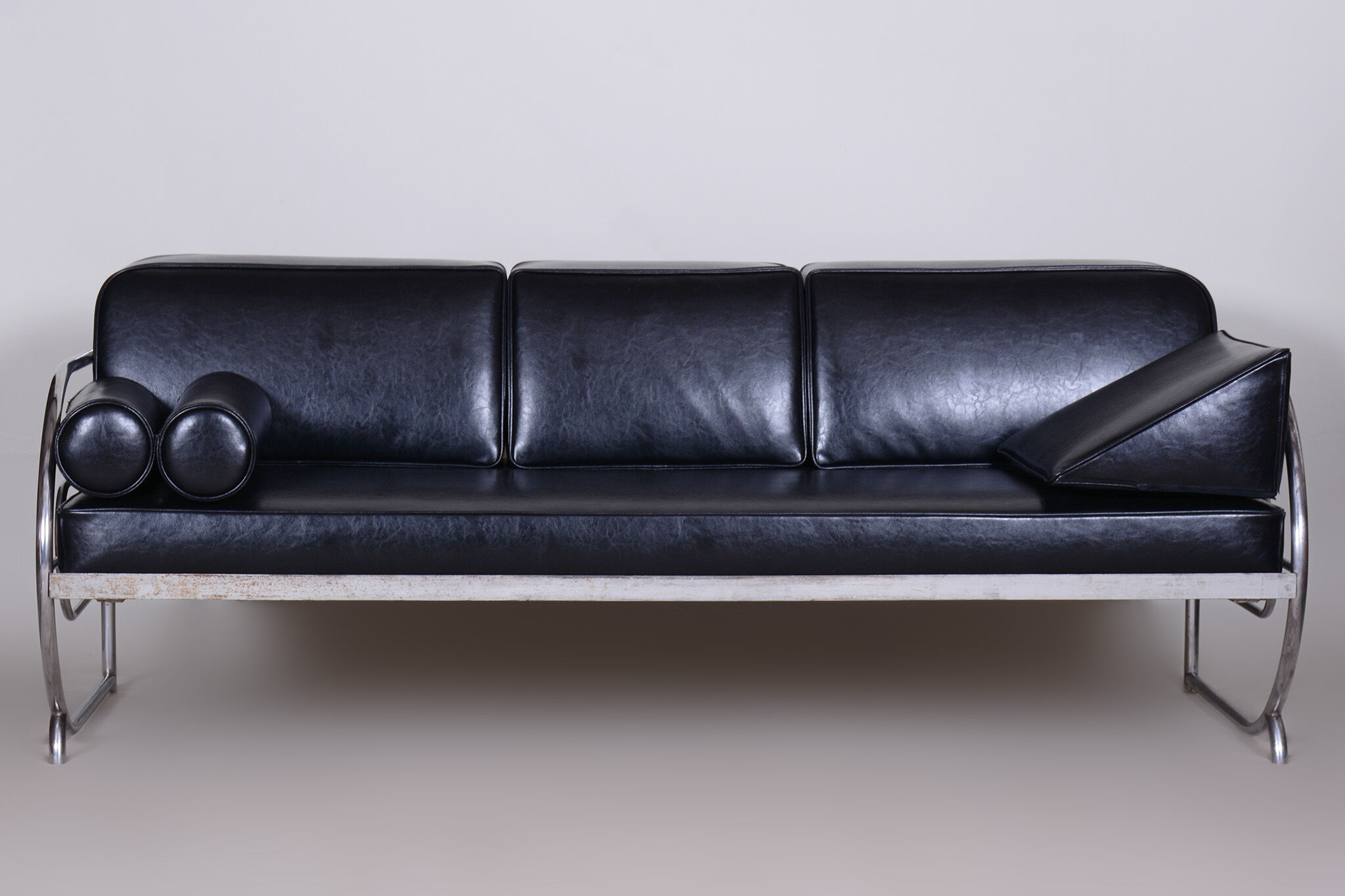 Fully Restored Bauhaus Black Leather Tubular Chrome Sofa by Robert Slezák, 1930s