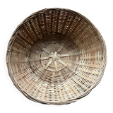 Round wicker basket