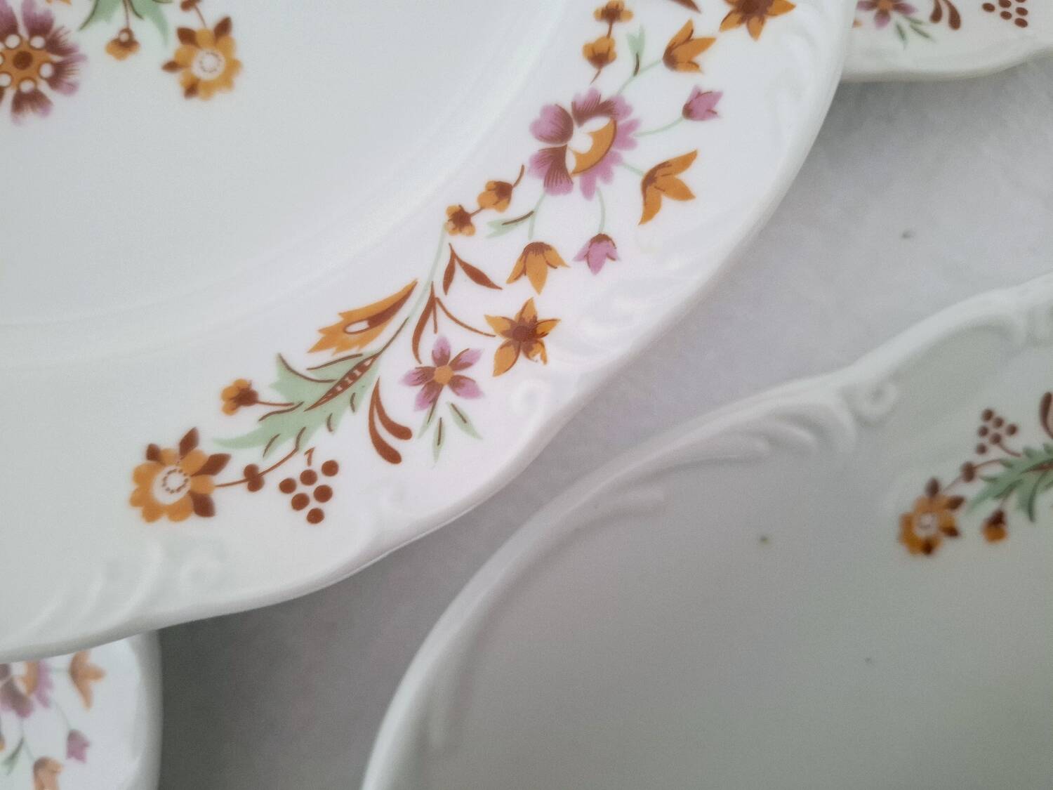 Un Service à Gâteau en Porcelaine du Berry P.L. France