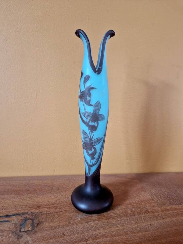 Vase soliflore en pâte verre dégagé à l'acide par Richard pour Loetz - 1920