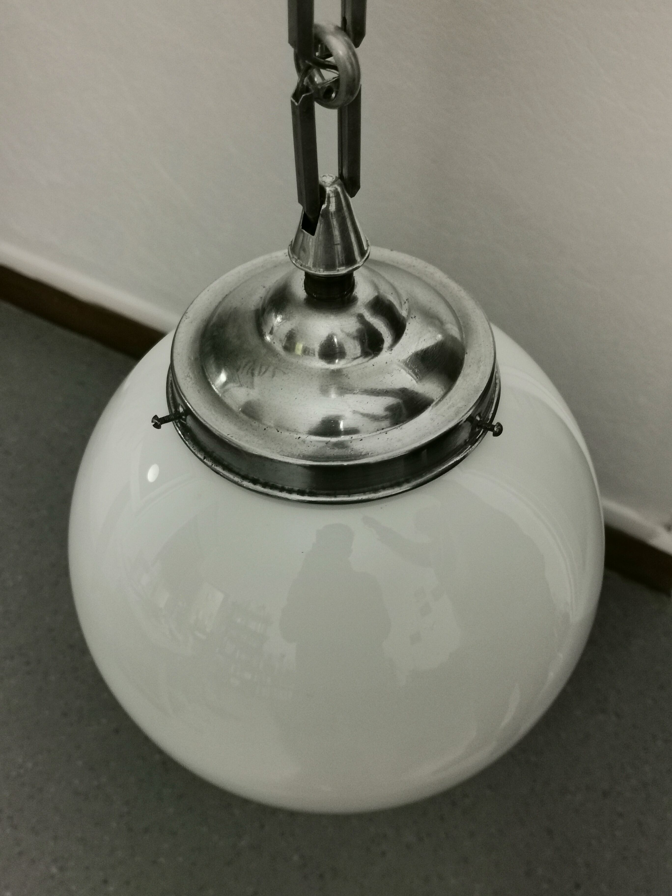Art deco globe suspension in opaline and aluminium chain