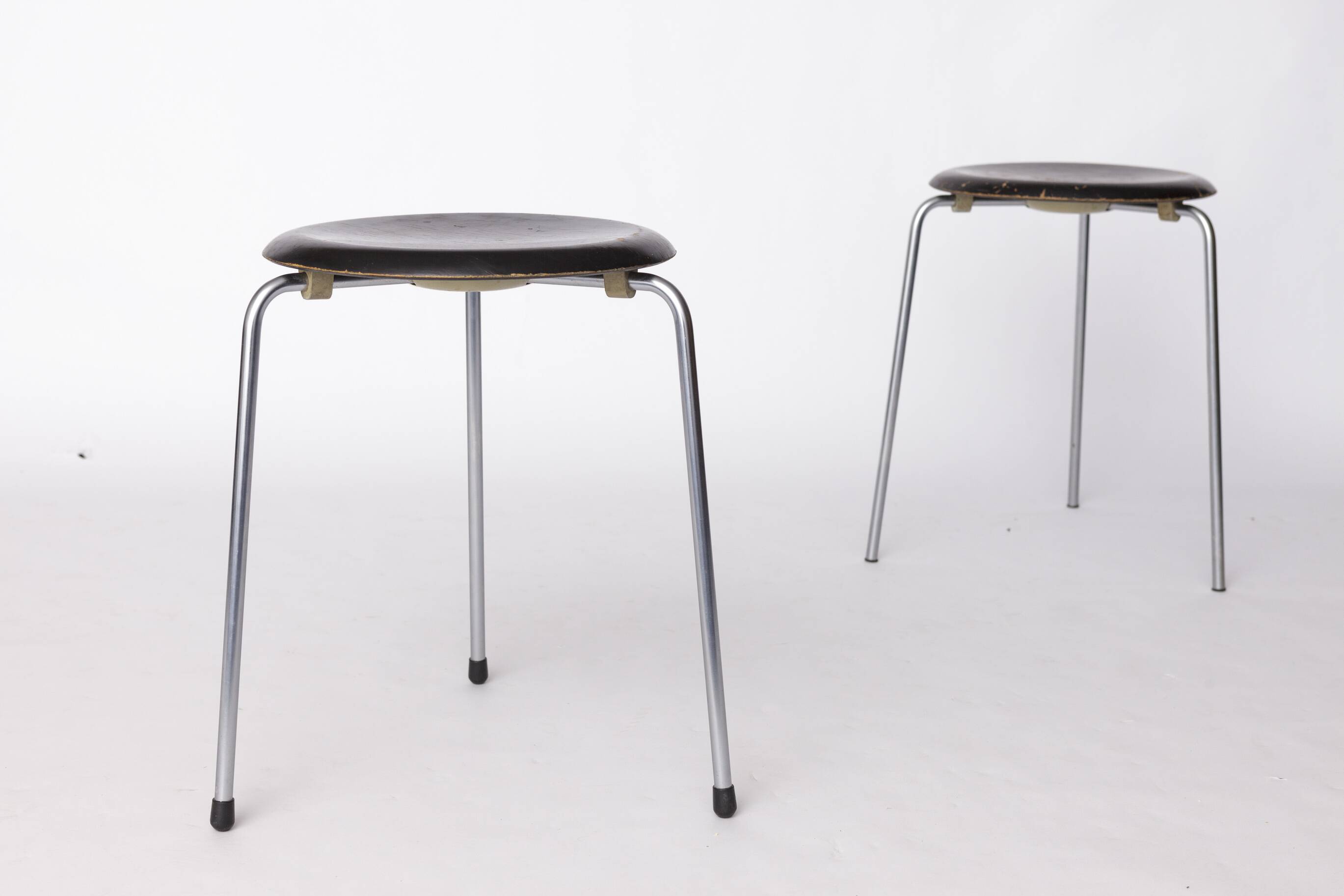 Pair of Arne Jacobsen Dot Stools 3170, 1950s Danish Design for Fritz Hansen