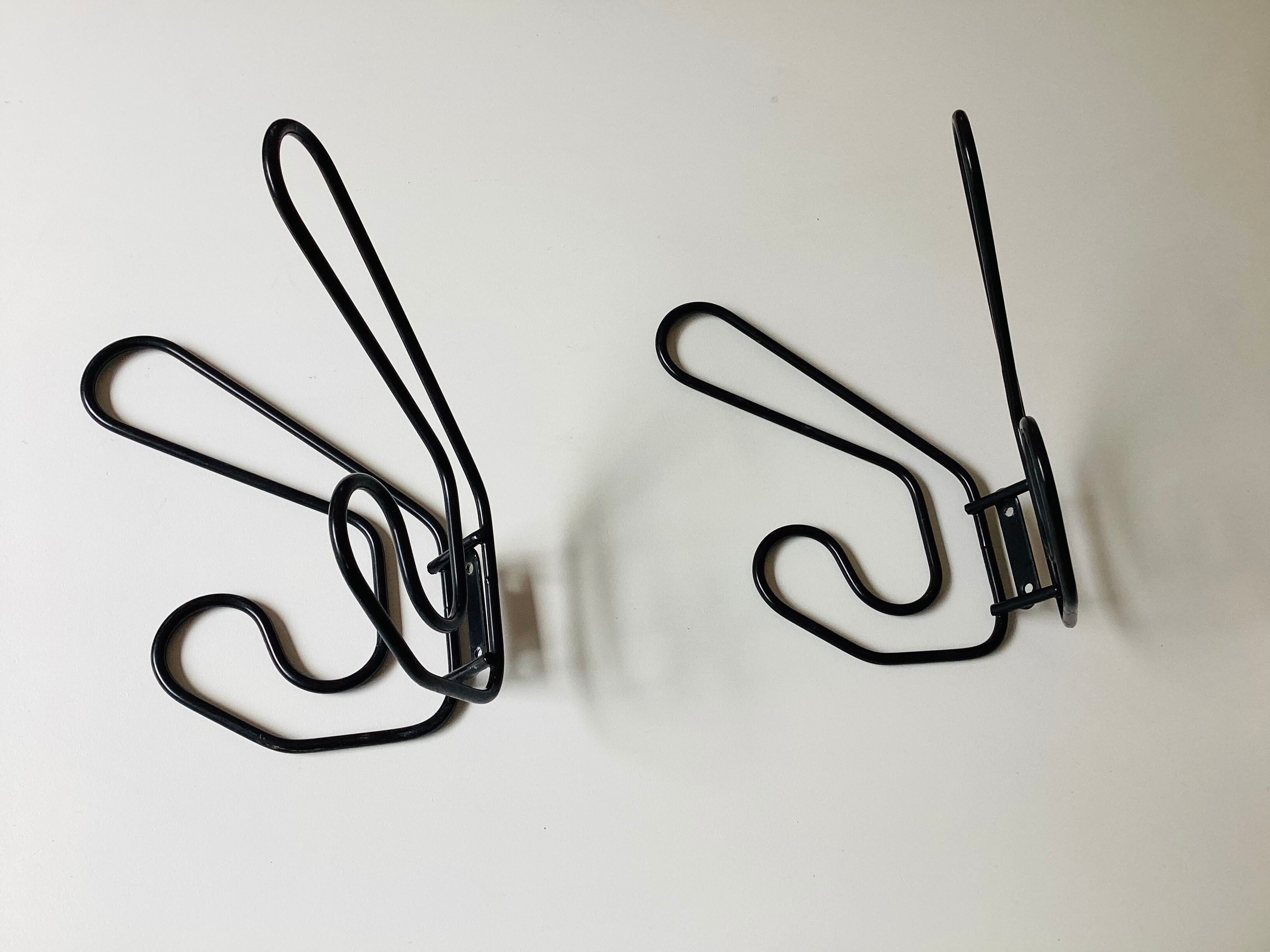 2 Ikea hooks