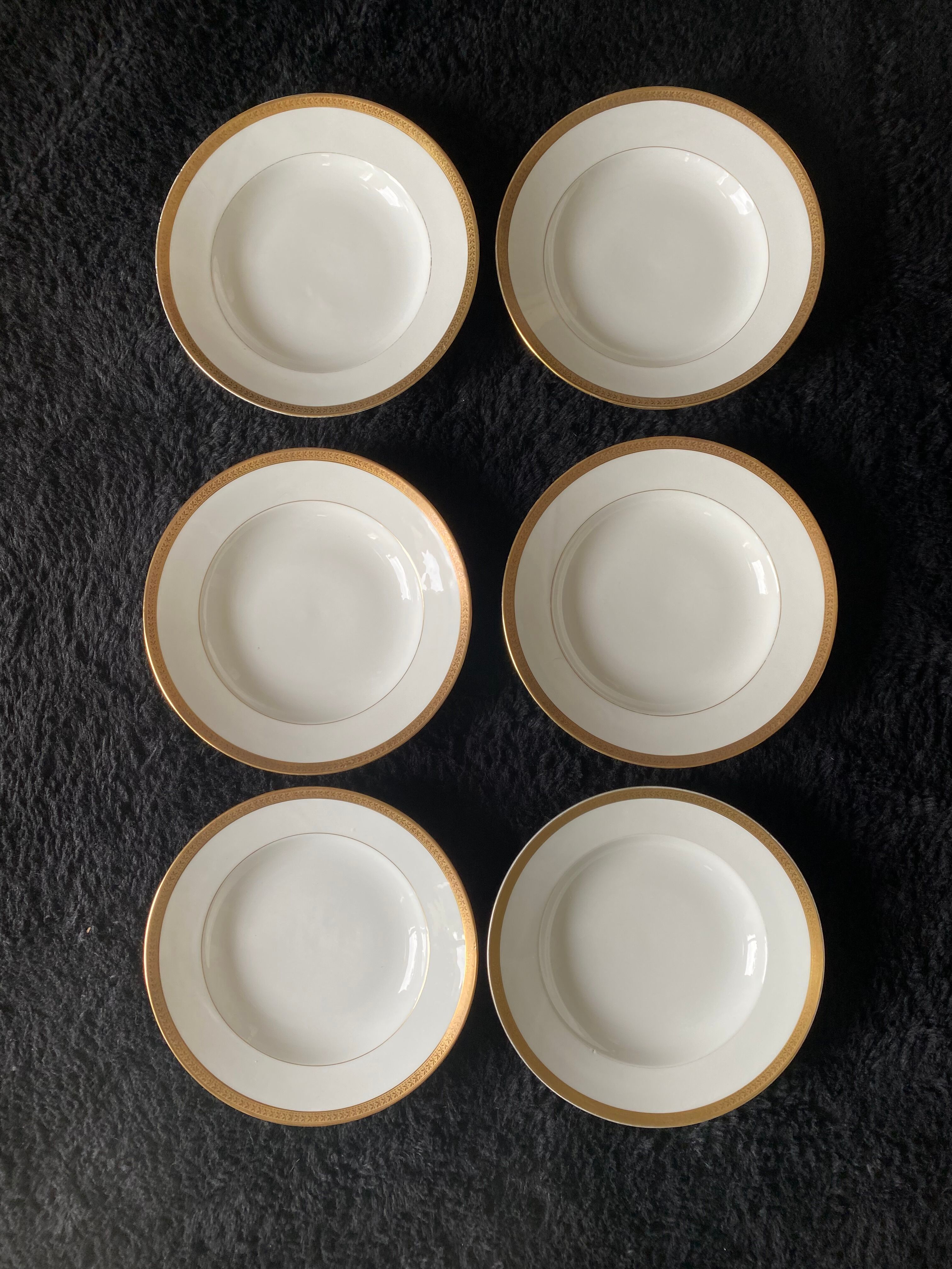 Limoges porcelain flat plates and gilding