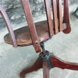 Swinging American armchair