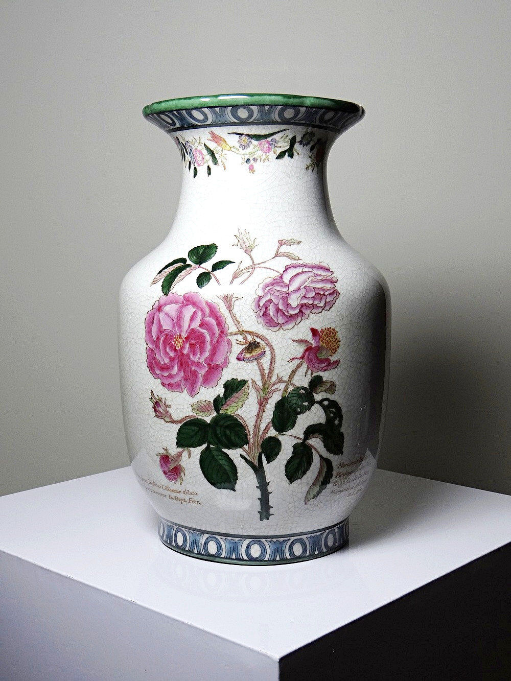 Impressive cracked earthenware vase with polychrome botanical decoration by Wong Lee, 1895, vintage.