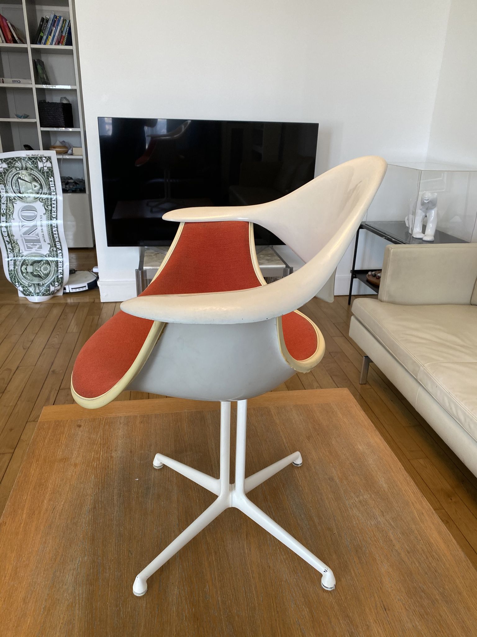 DAF Georges Nelson chair for Herman Miller. Foot la Fonda.