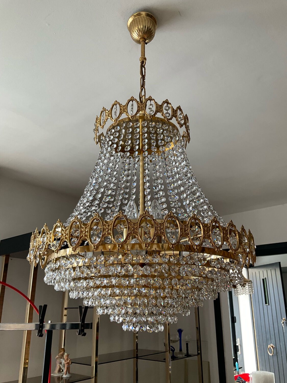 Lustre cascade en bronze et pampilles de cristal
