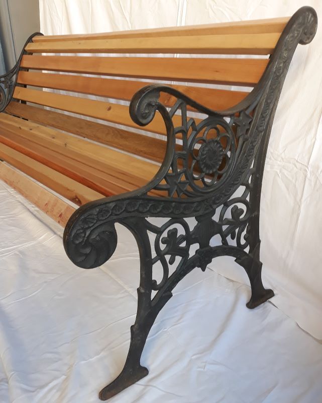 Feet in cast iron Garden Bench