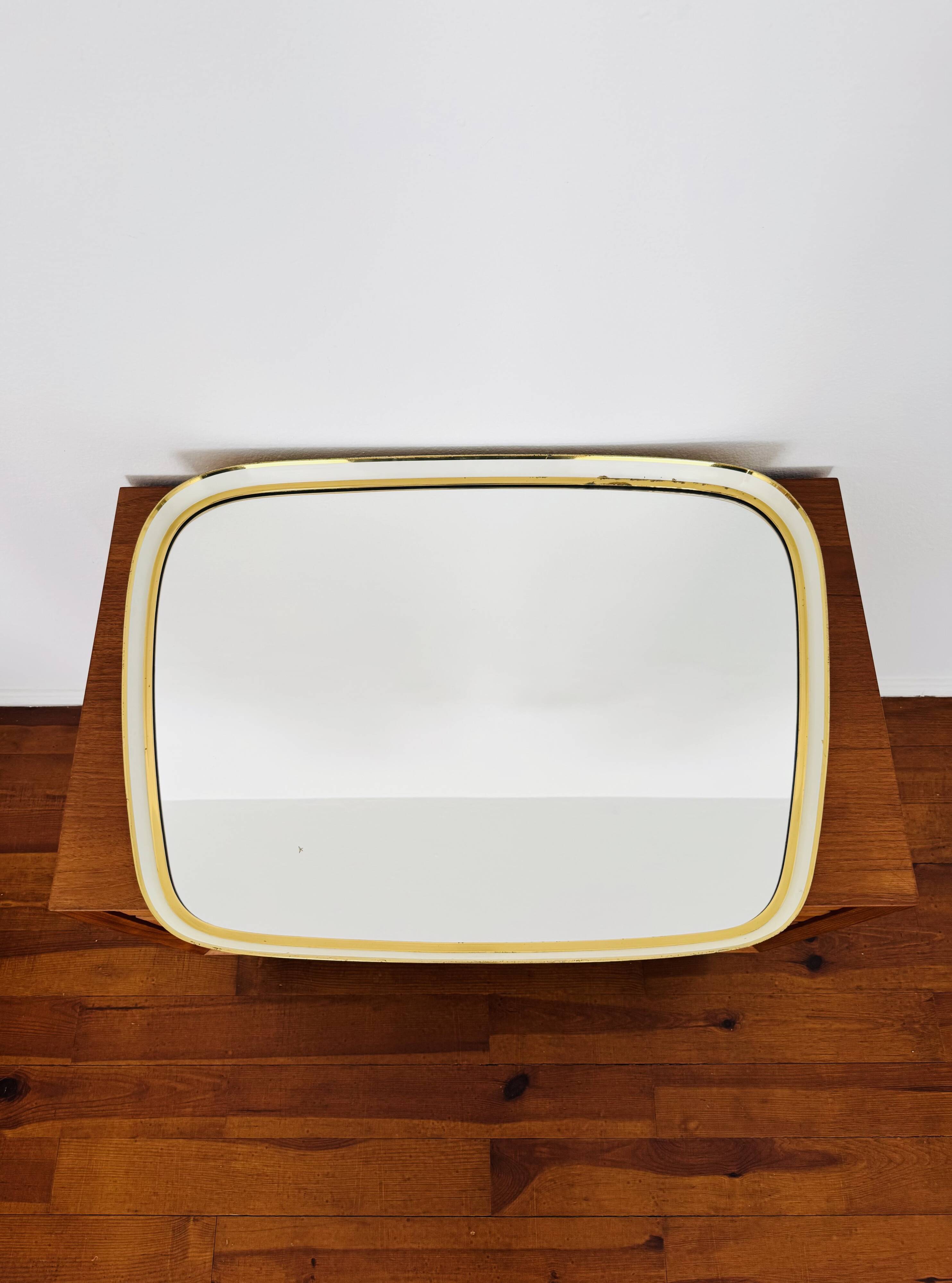 Brass Wall Mirror by Vereinigte Werkstätten München