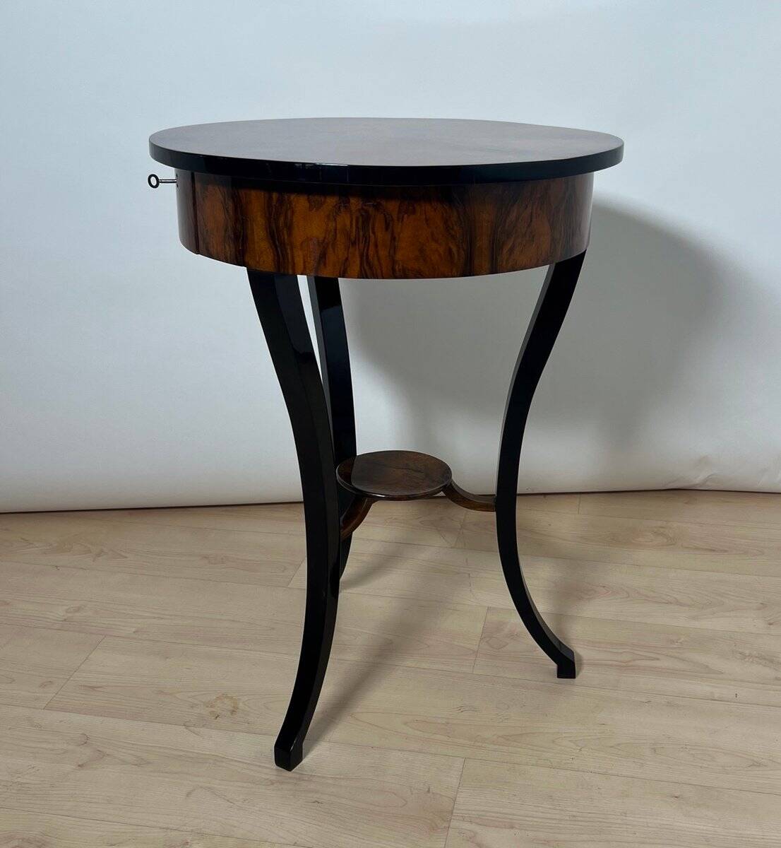 Round Biedermeier Sewing Table in Walnut with Ebonized Legs, South Germany, 1825