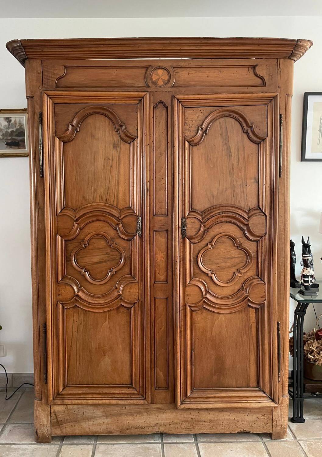 Authentic Provençal walnut wardrobe - Late 19th century, to be restored.