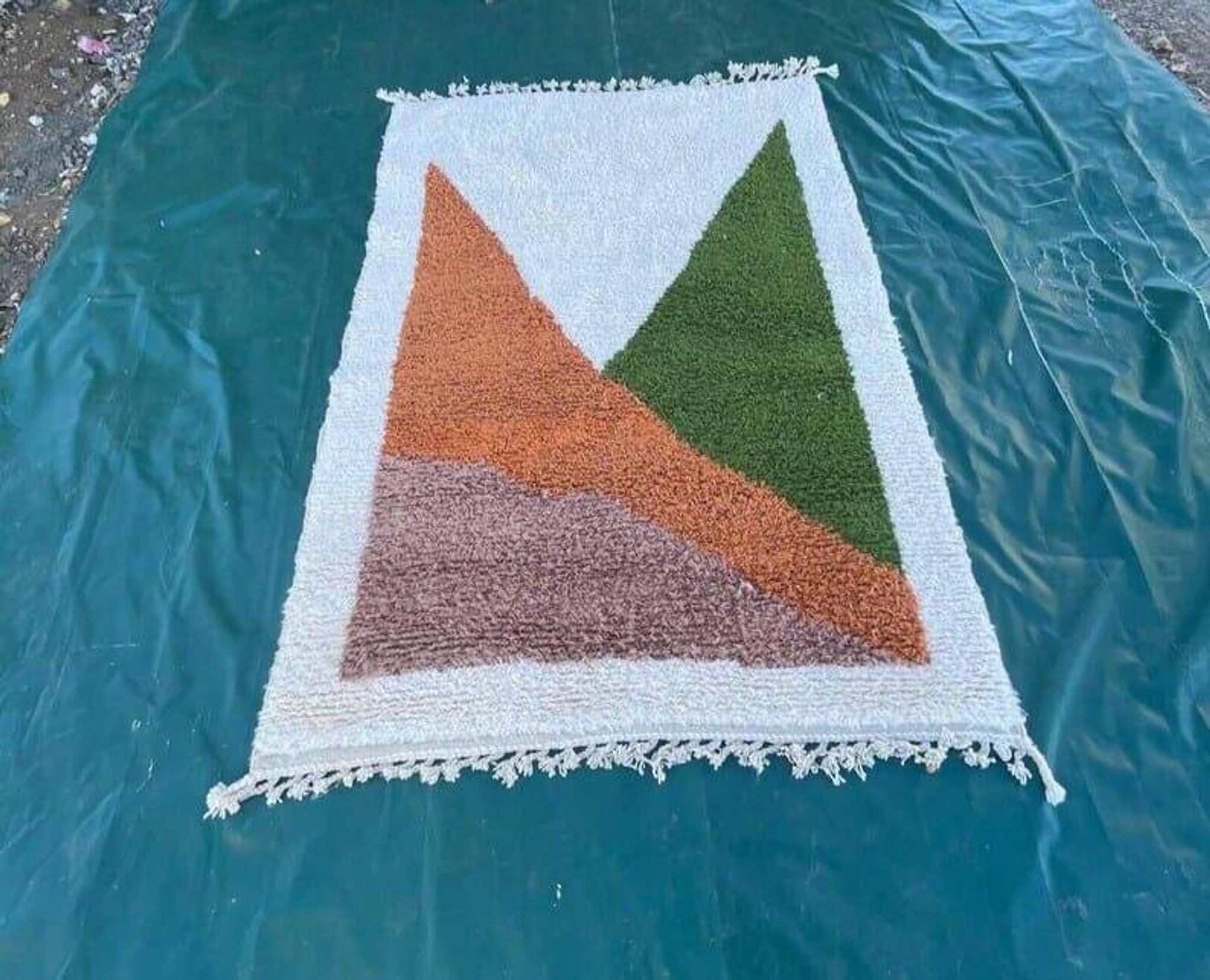 Handwoven wool Berber rug size 1.5/2.5 m