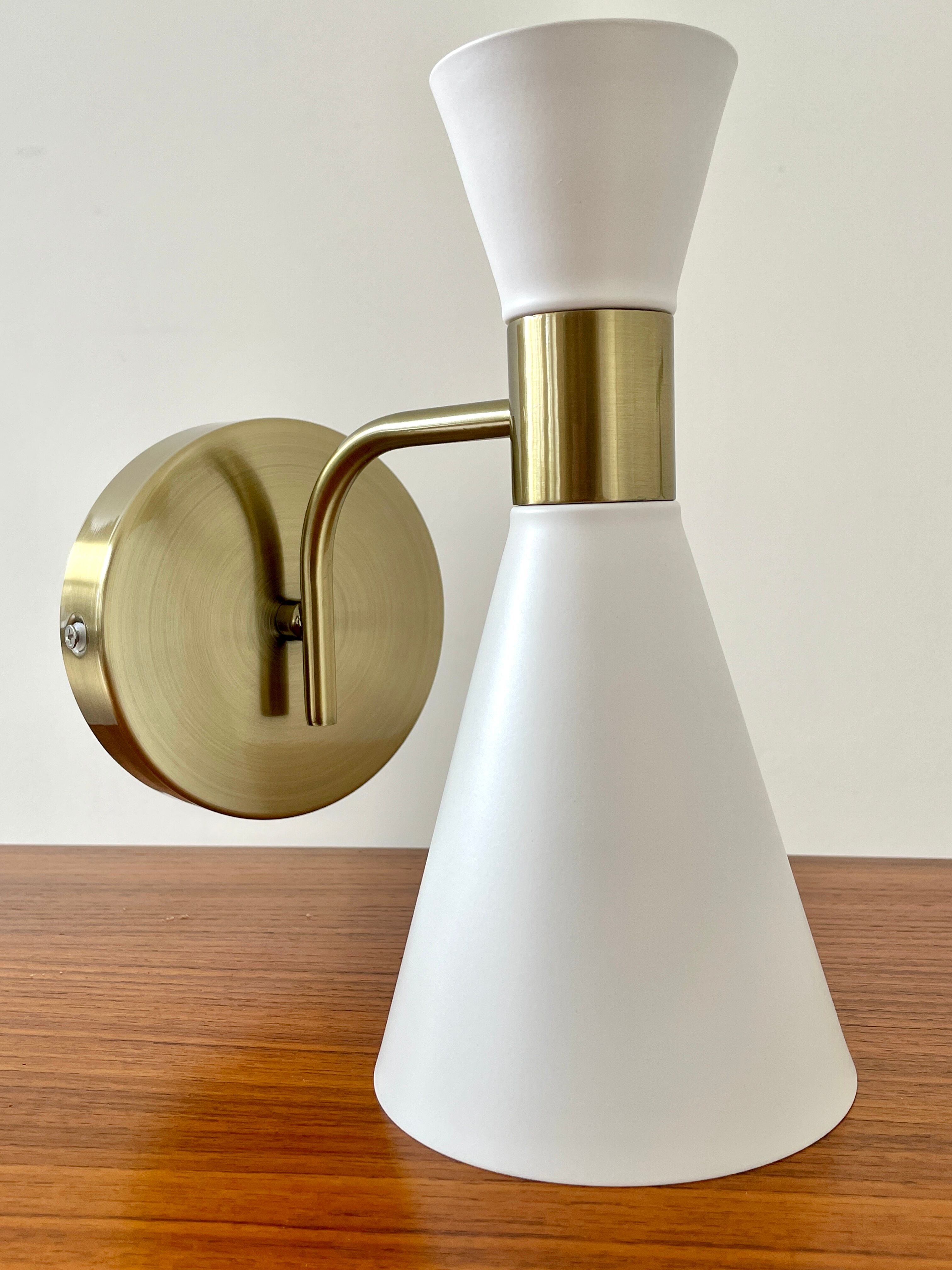 Pair of diabolo wall lamps