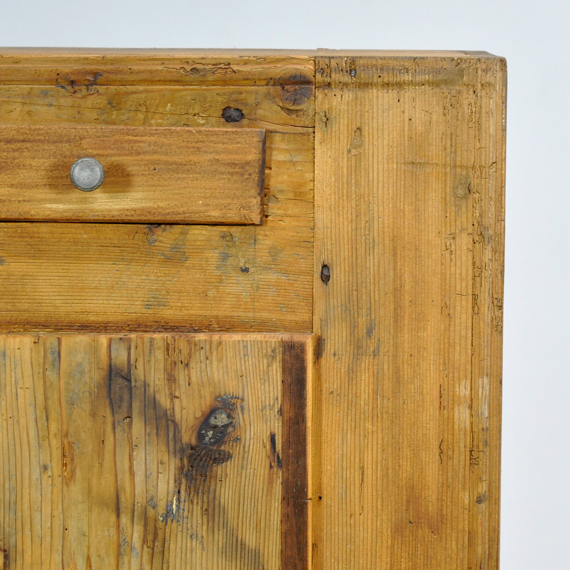 Cabinet en pin, vers 1920
