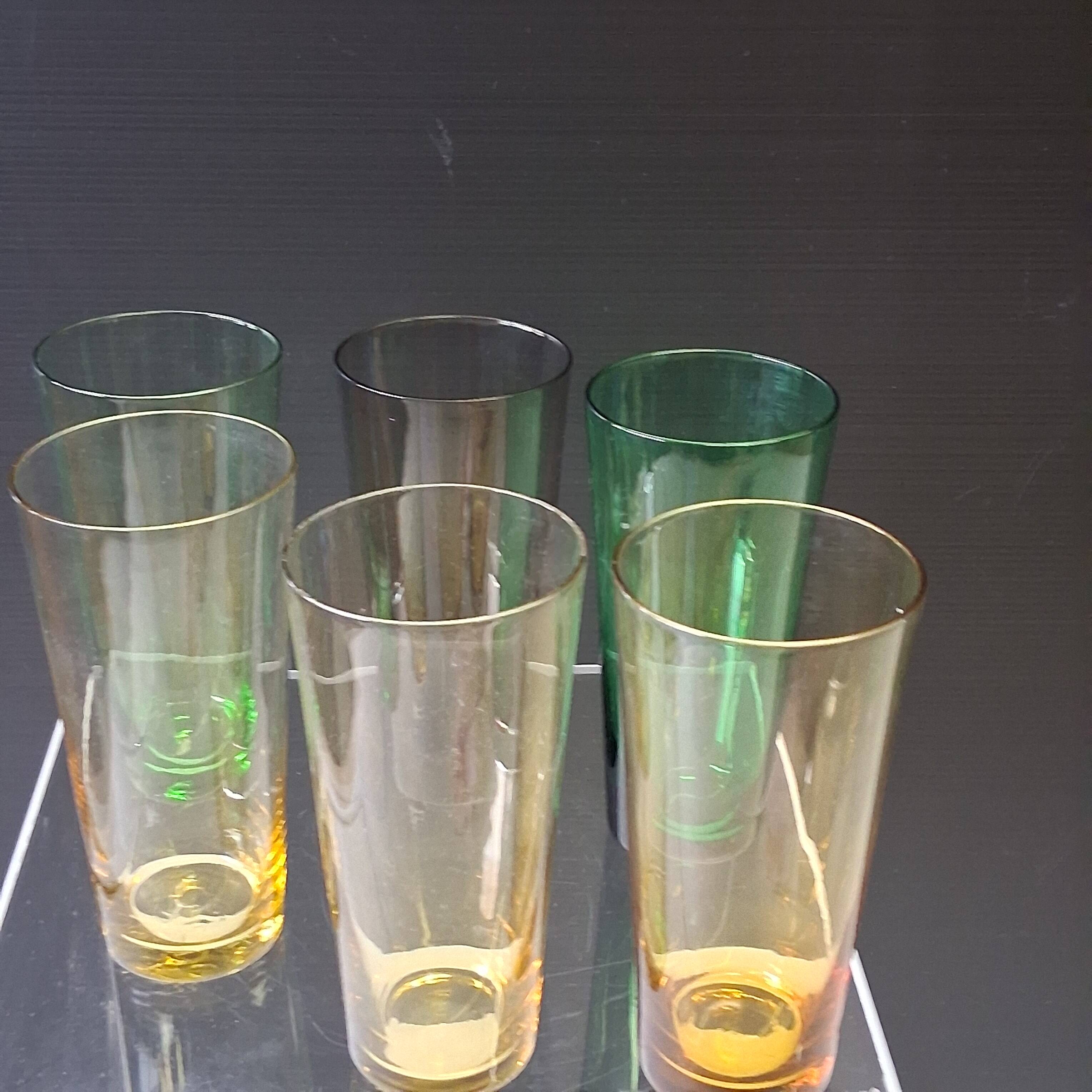 Set of 6 coloured vintage juice glasses in very good condition.