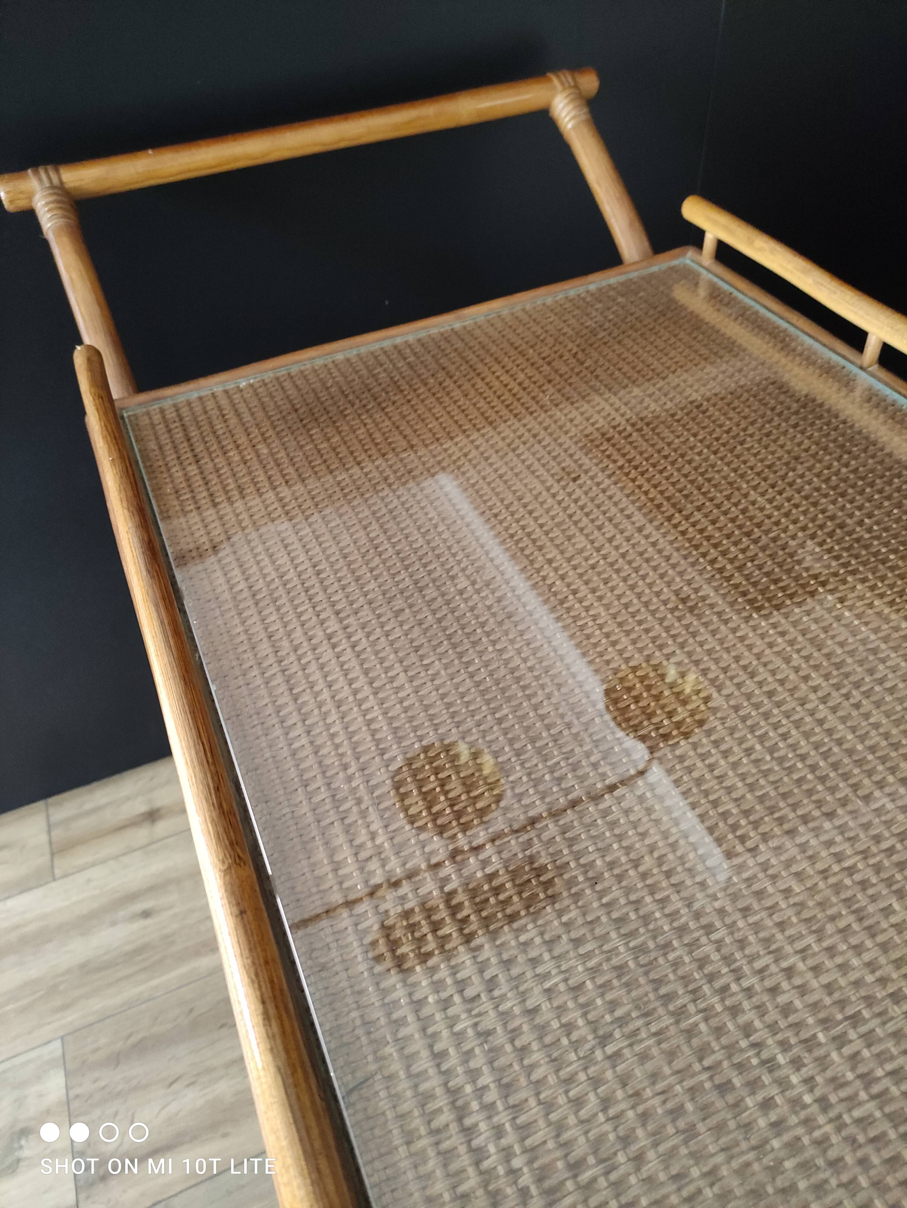 Vintage rattan service