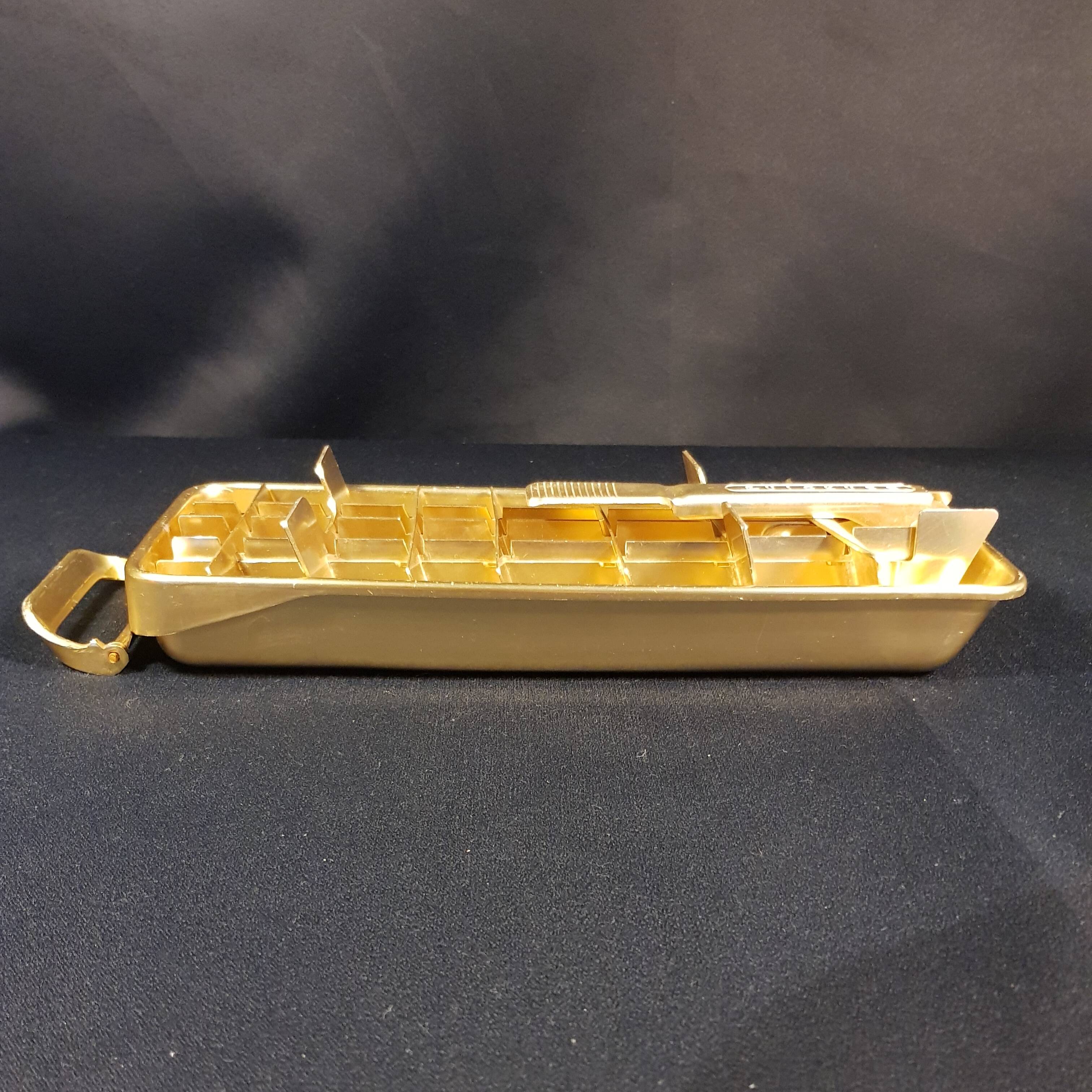 Quickube ice cube tray