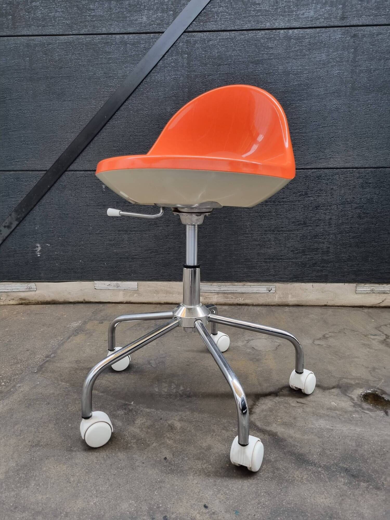 Office chair on wheels by Armet Greta "Made in Italy" in parfai