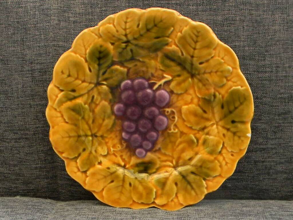 6 assiettes en barbotine fruits Sarreguemines