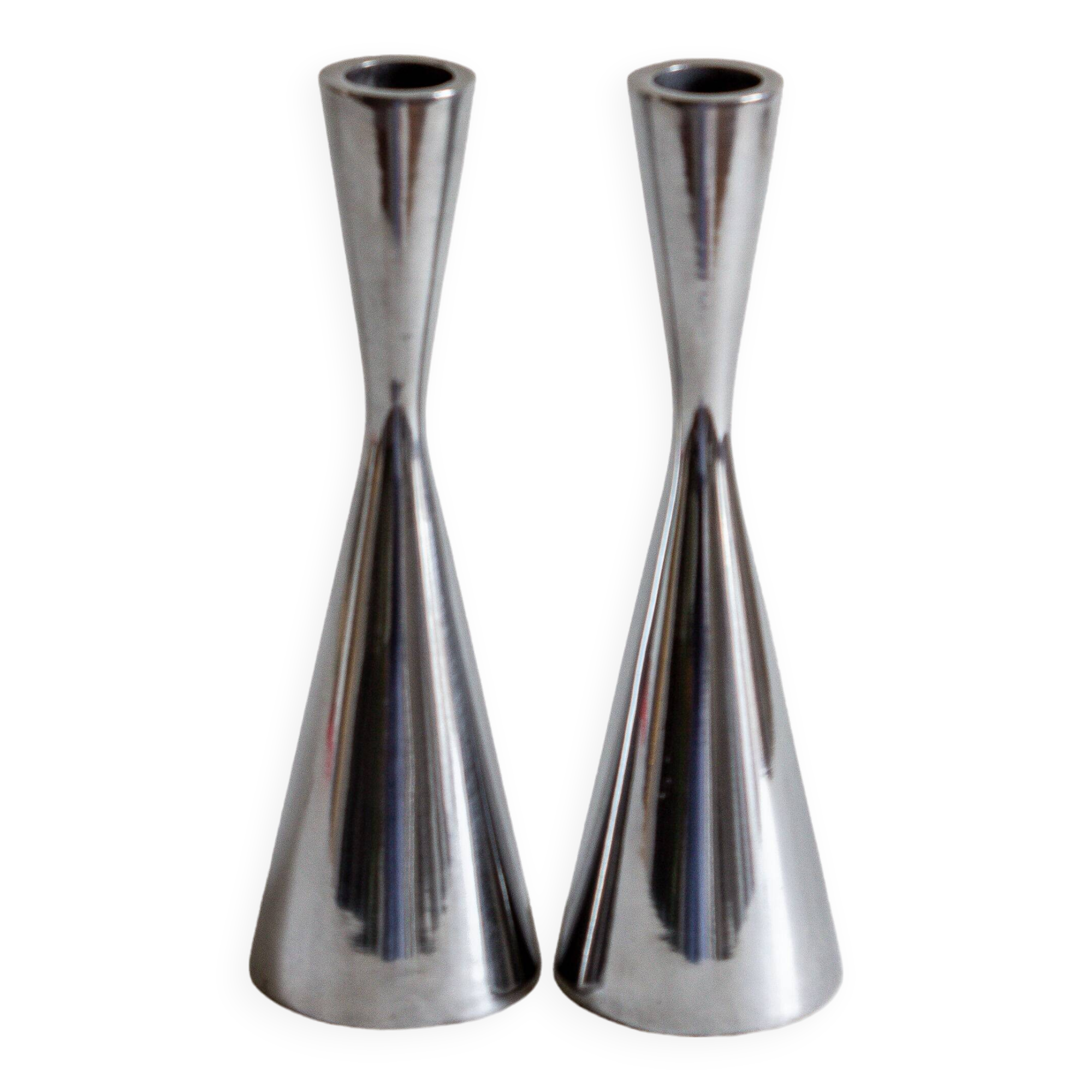 Duo of diabolo candlesticks in cast aluminum, Erika Pekkari for Ikea, 2000s