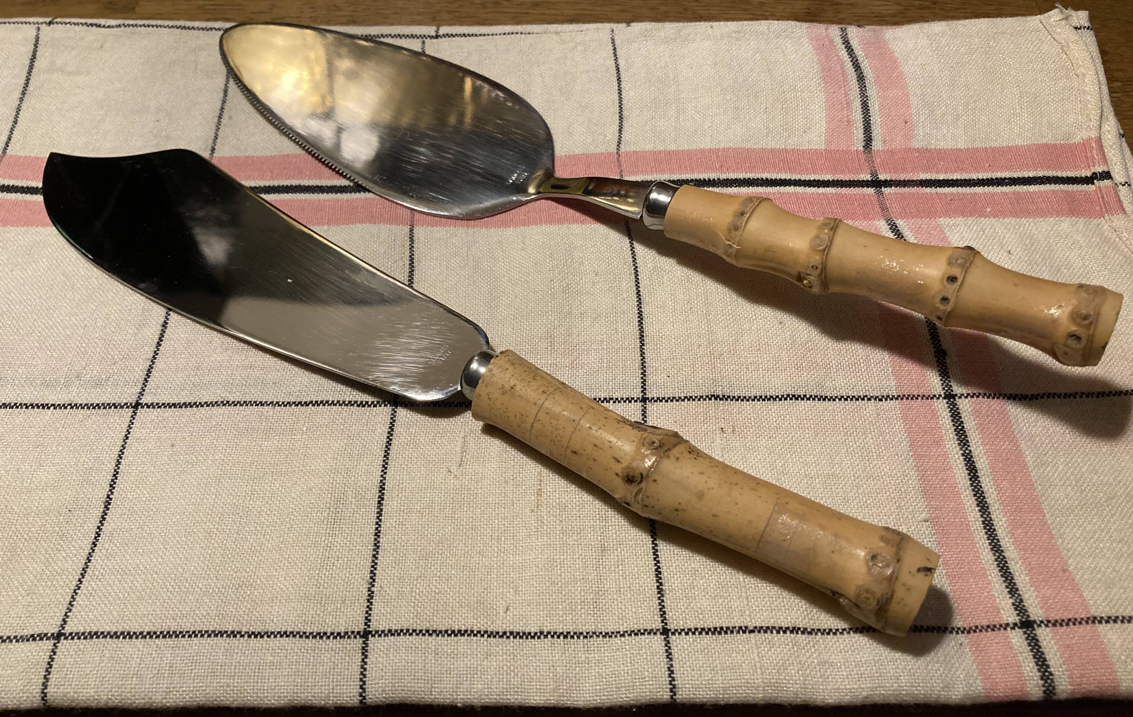 Lot with pie shovel and cake knife
