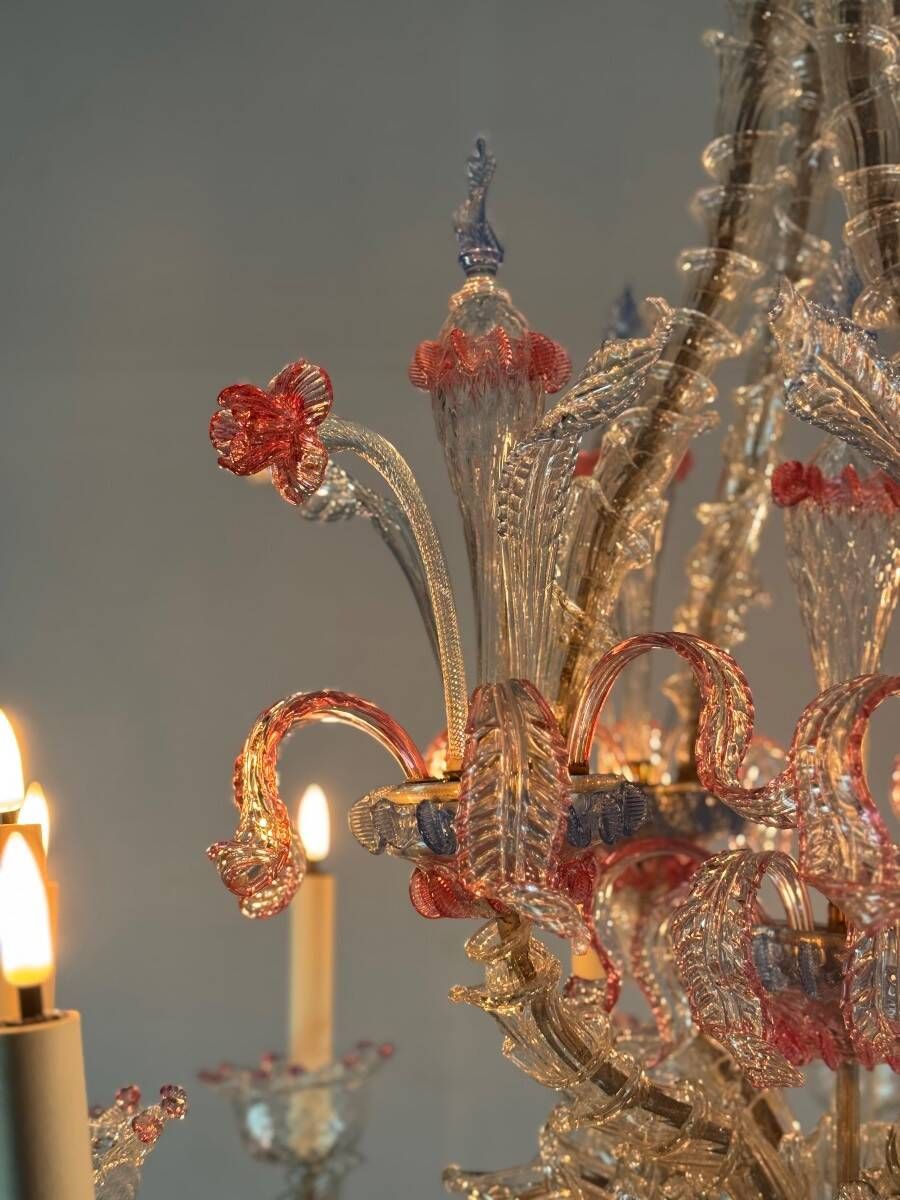 Rezzonico Venetian chandelier in colorless, blue and red Murano glass, circa