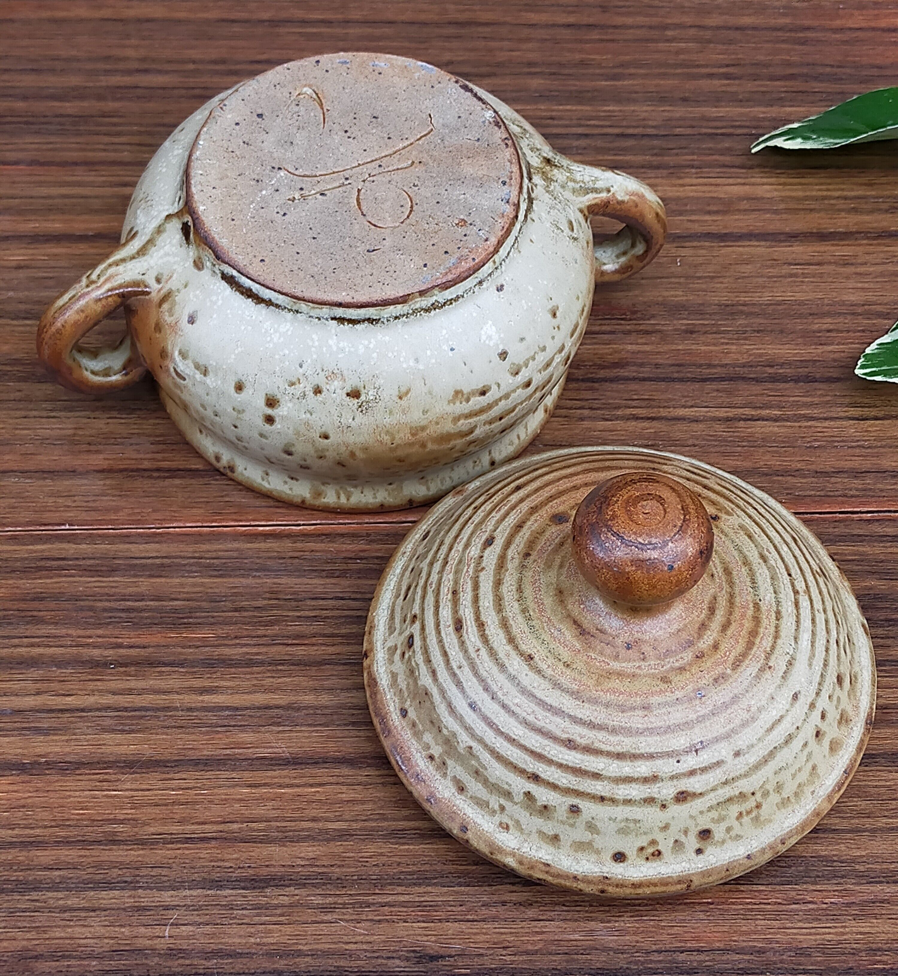 Potter's sugar bowl in vintage enamelled sandstone