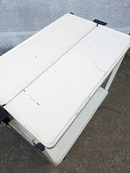 Folding rolling table, serving