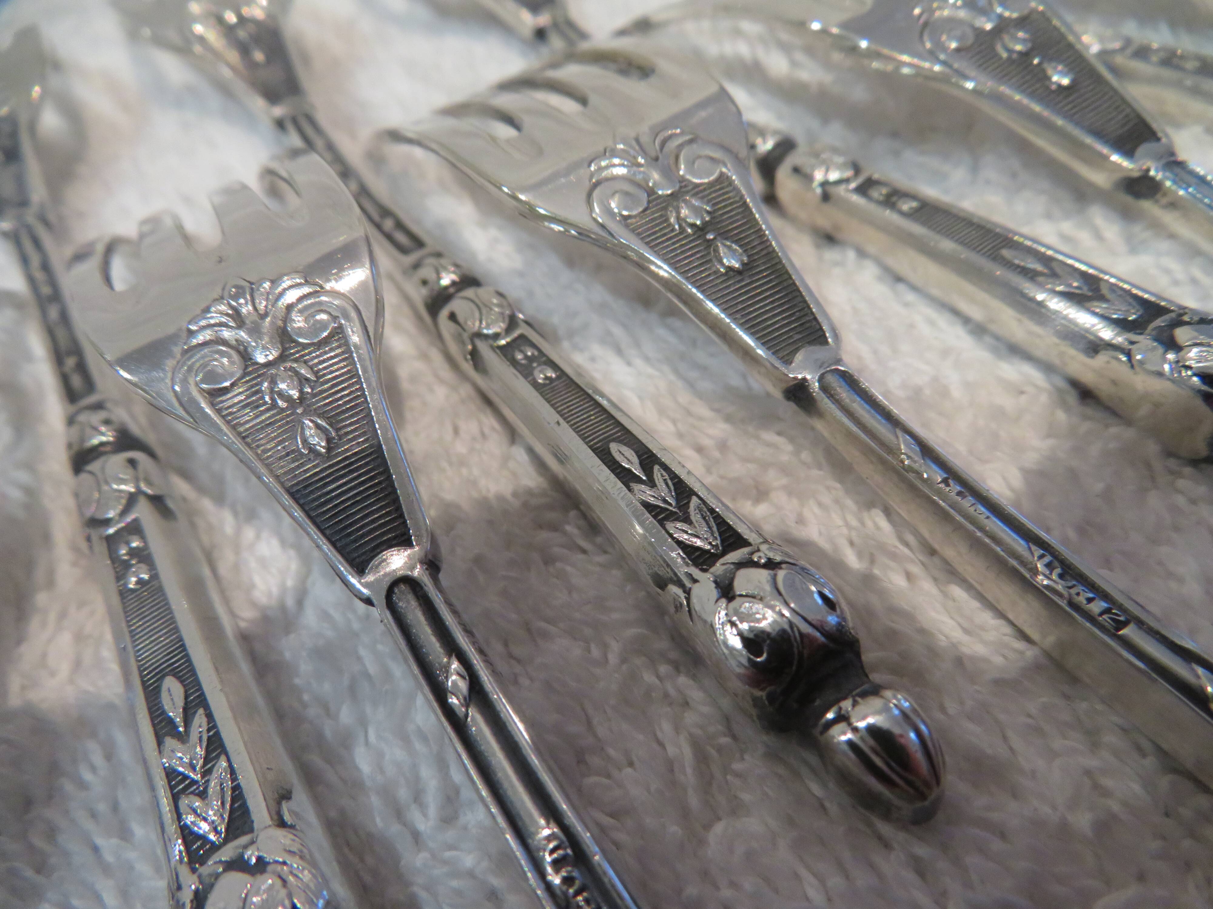 12 silver-plated lunch forks with Manulor Russian-style handles