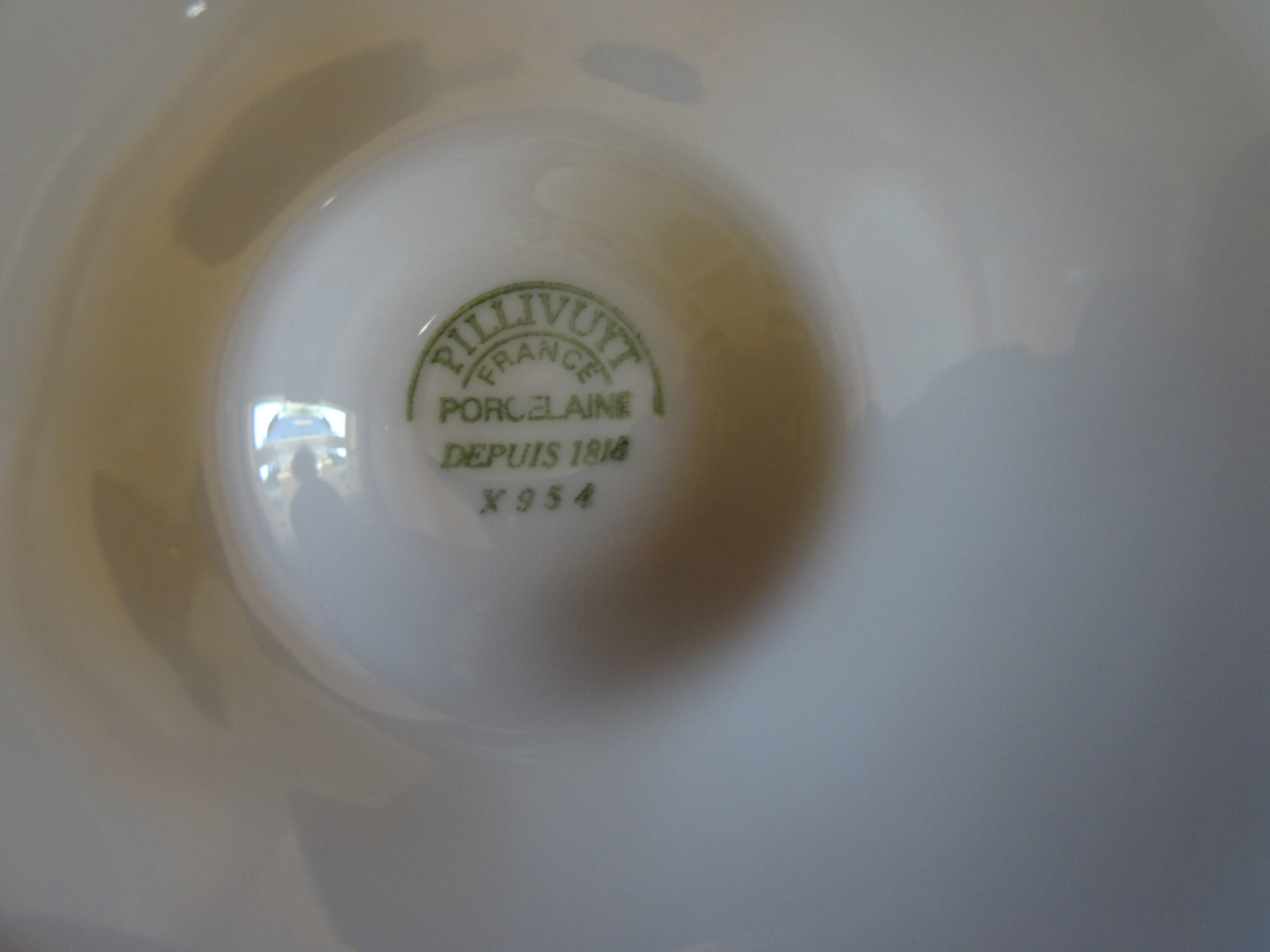 Batch of 6 oyster plates