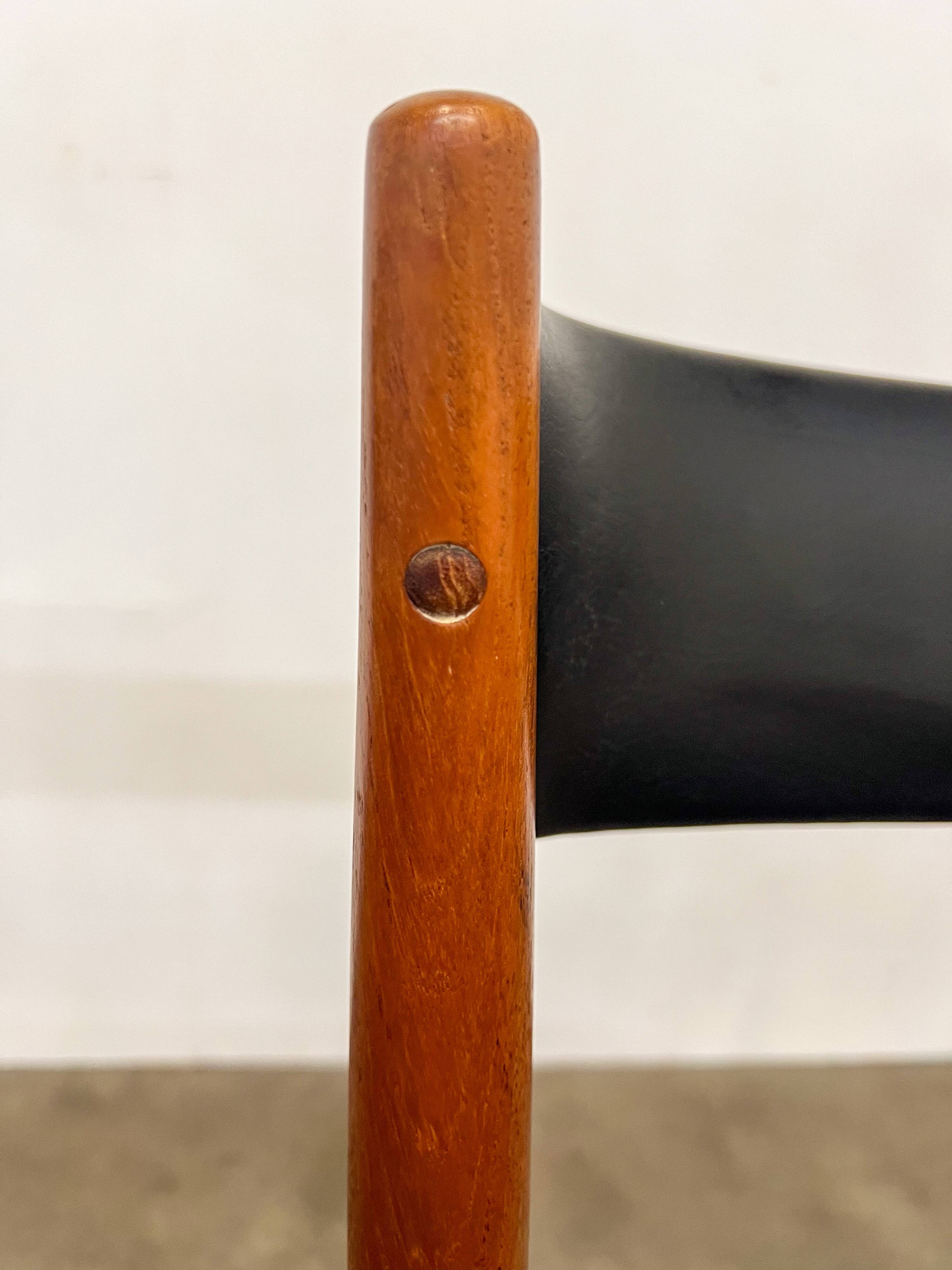 Set of 2 vintage chairs in wood and black faux leather – 1960s Scandinavian style