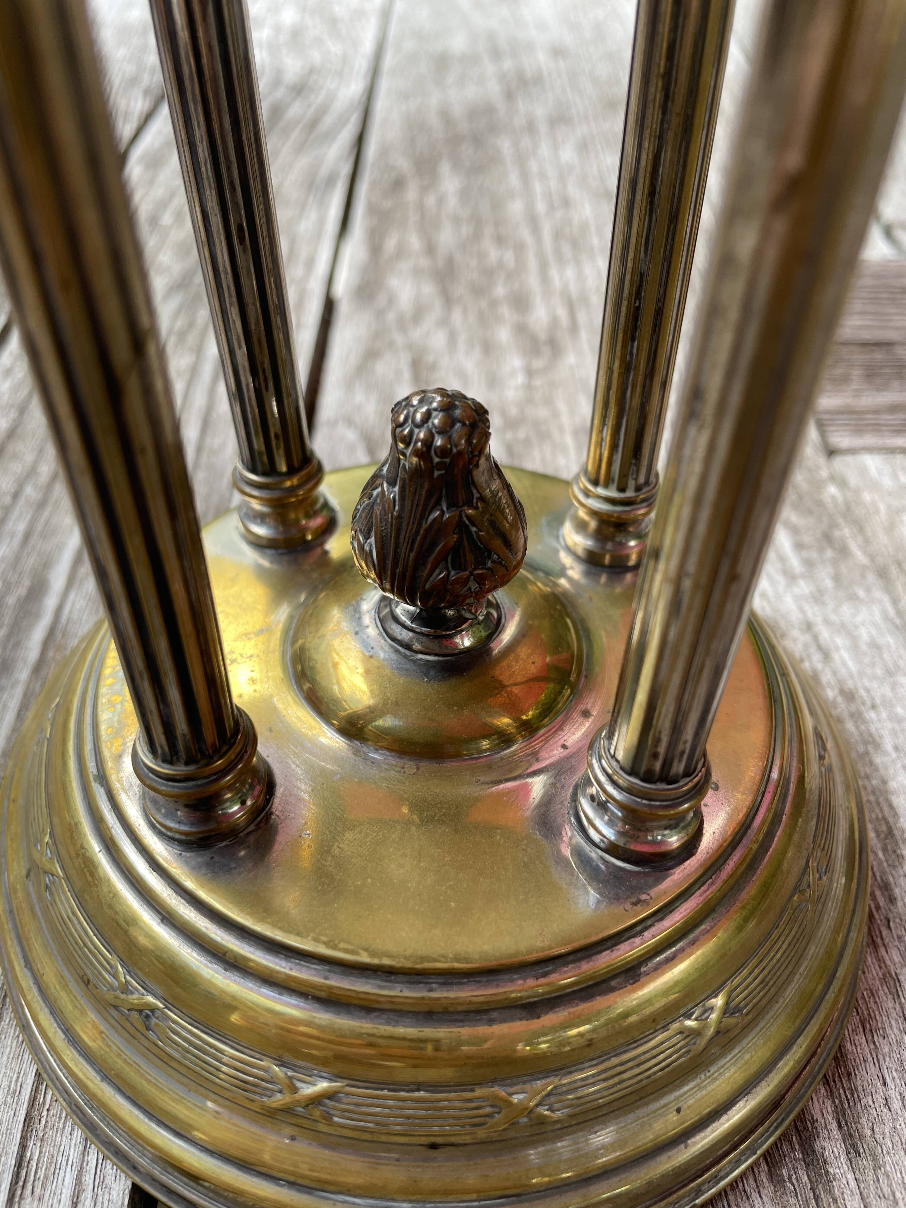 Antique Centerpiece Fruit Bowl in Gilded Brass with Fine Chiseled Glass Bowl