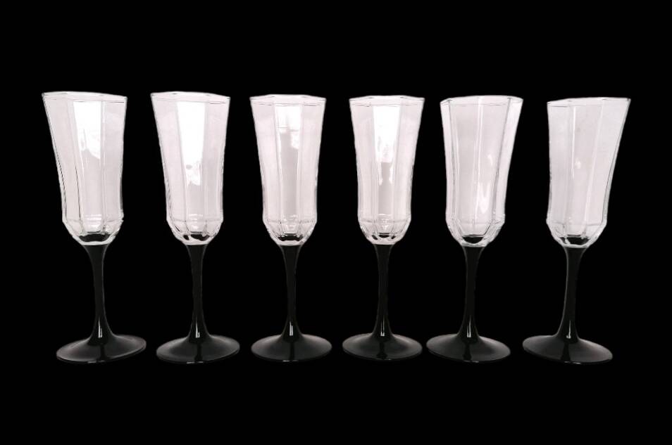 6 coupes à champagne pied noir