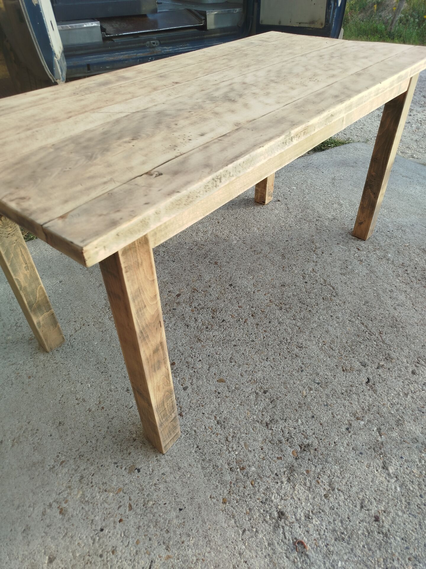 Farm table