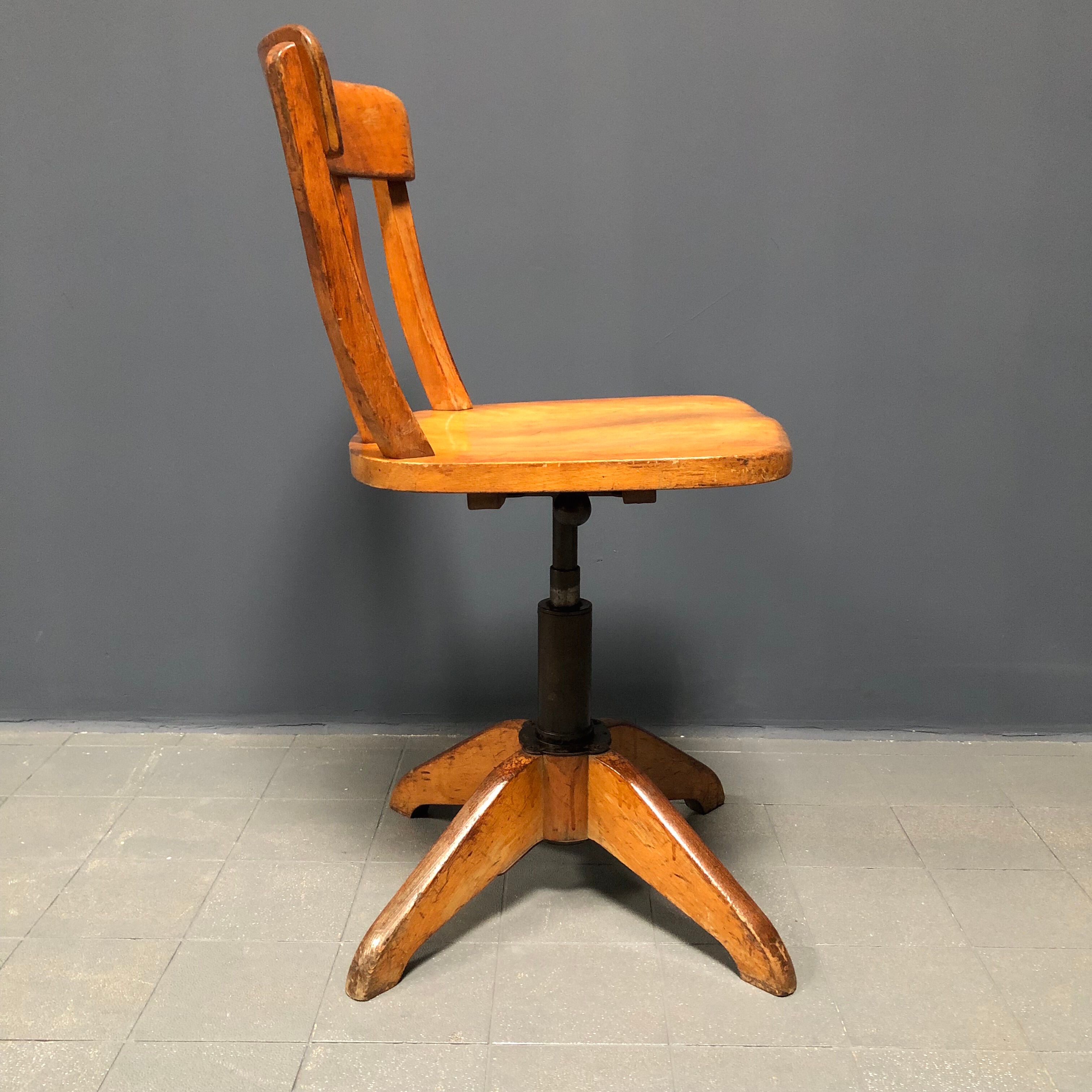 Chaise de bureau hêtre par Albert Stoll années 1940