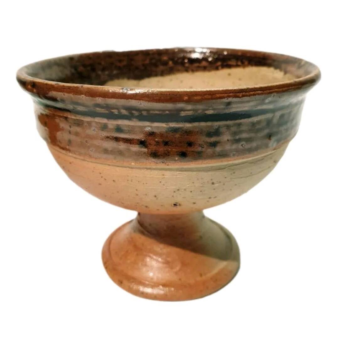 2 glazed stoneware bowls