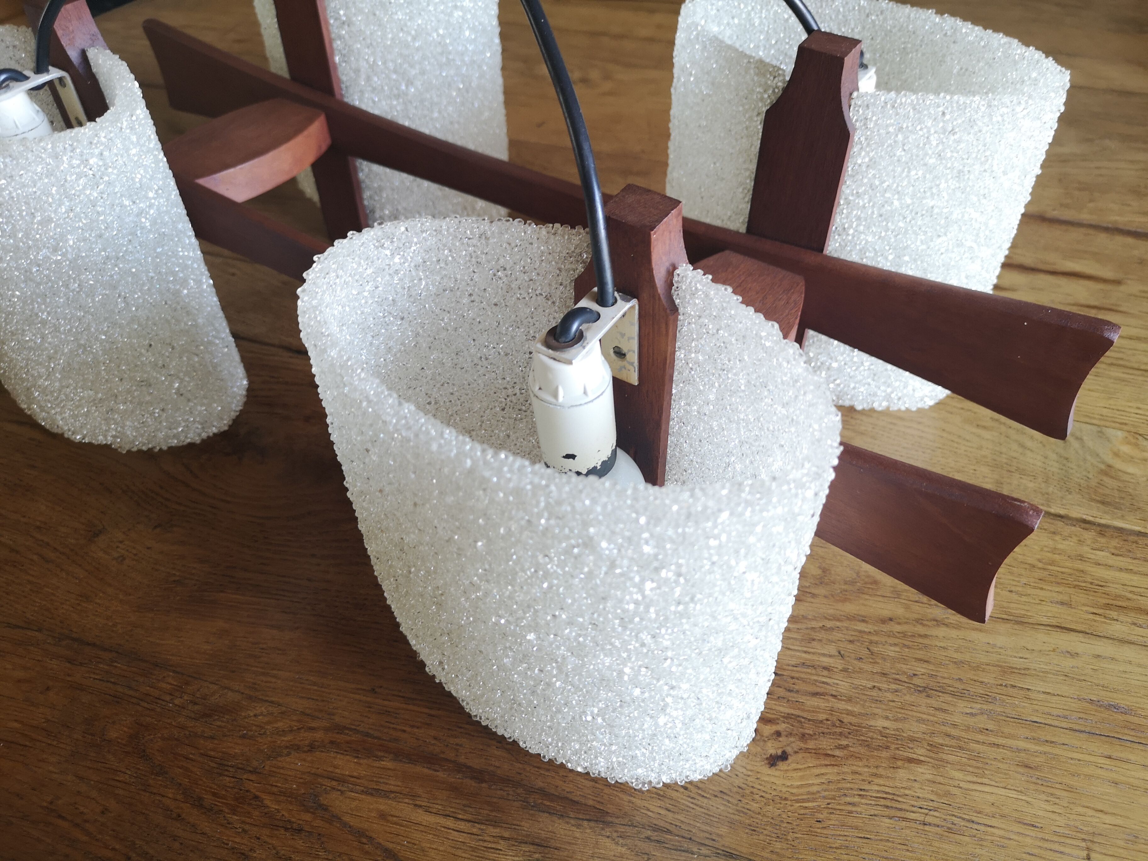 Scandinavian style hanging lamp in perspex and wood