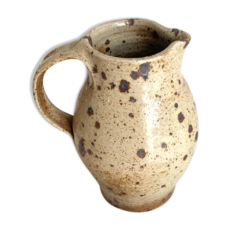 Pyrity sandstone pitcher