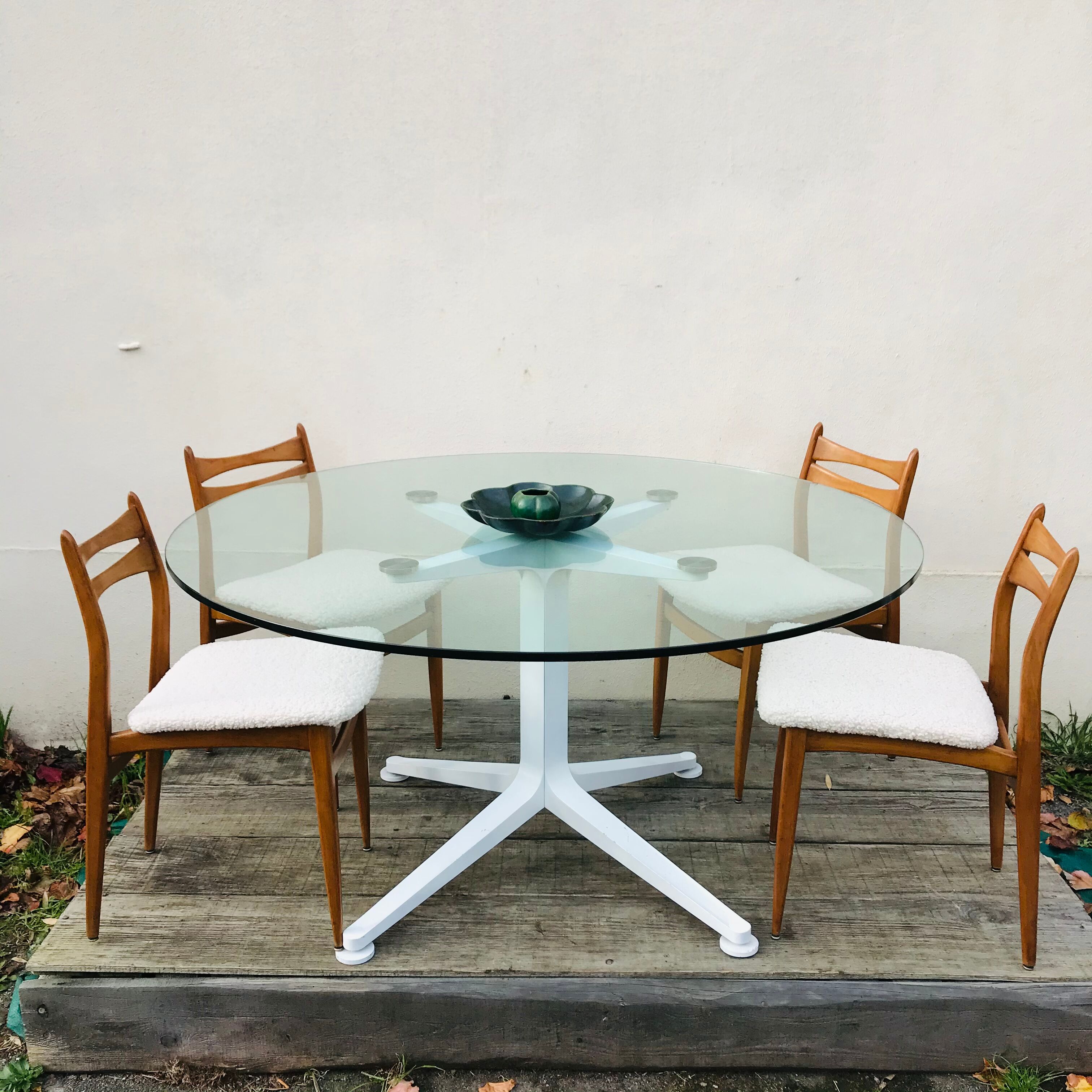 Metal healing and Zanotta glass design