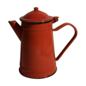 Cafetière en émaillé rouge