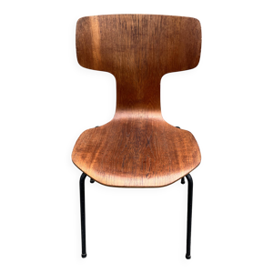 Chaise en teck par arne