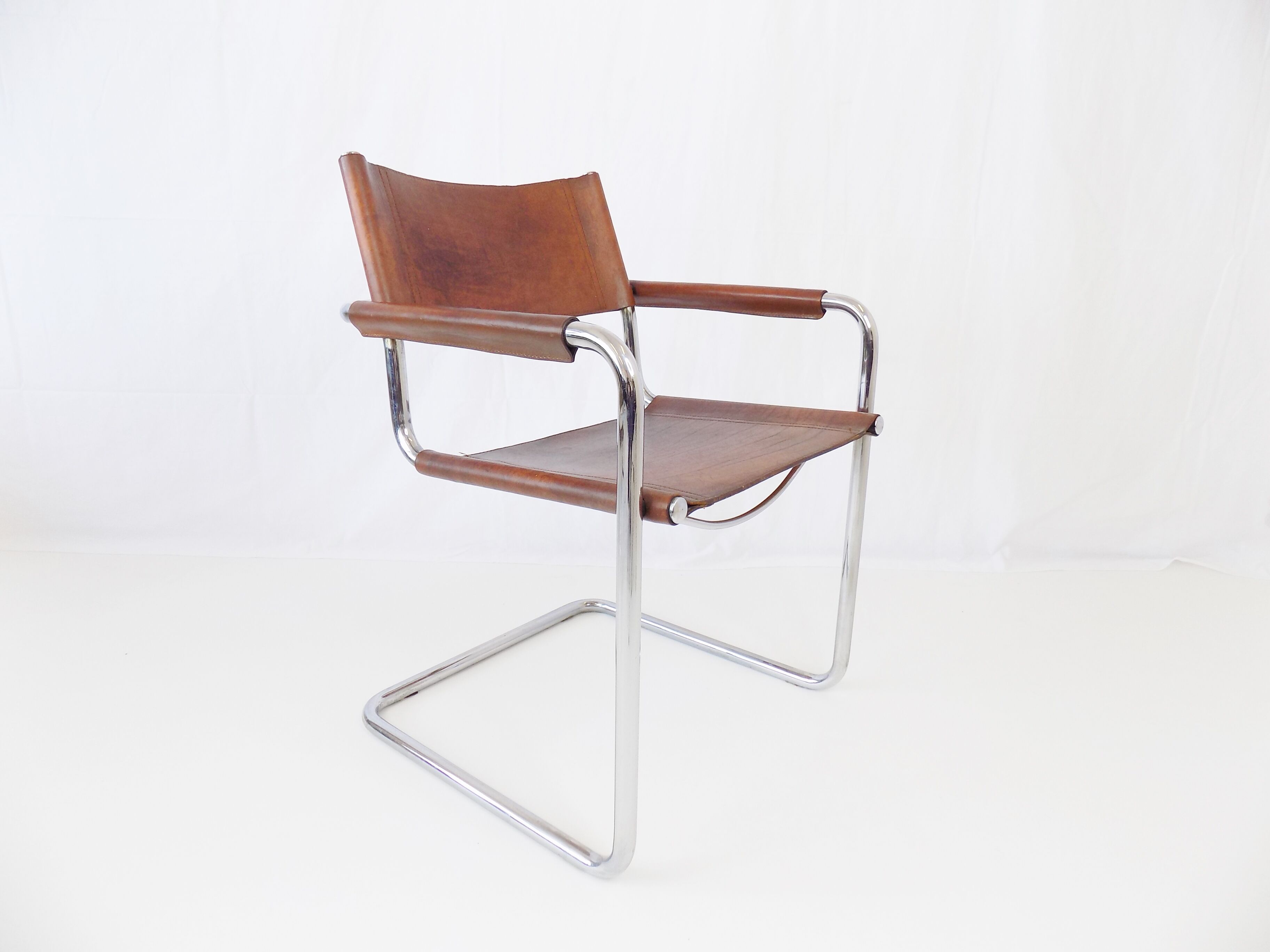 Matteo Grassi MG5 set of 4 leather cantilever chairs