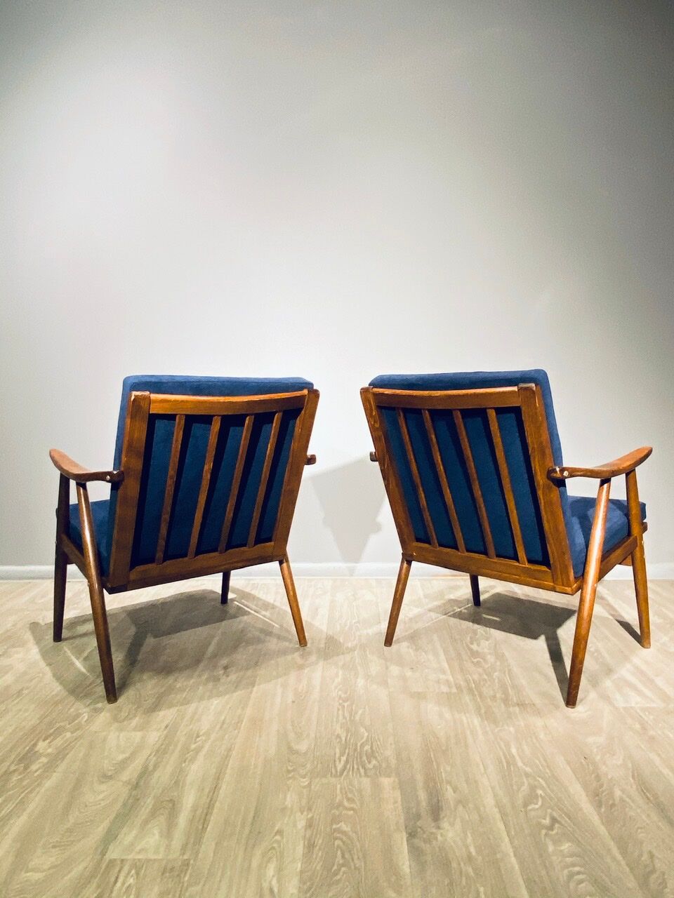 Paire de fauteuils Ton vintage 60