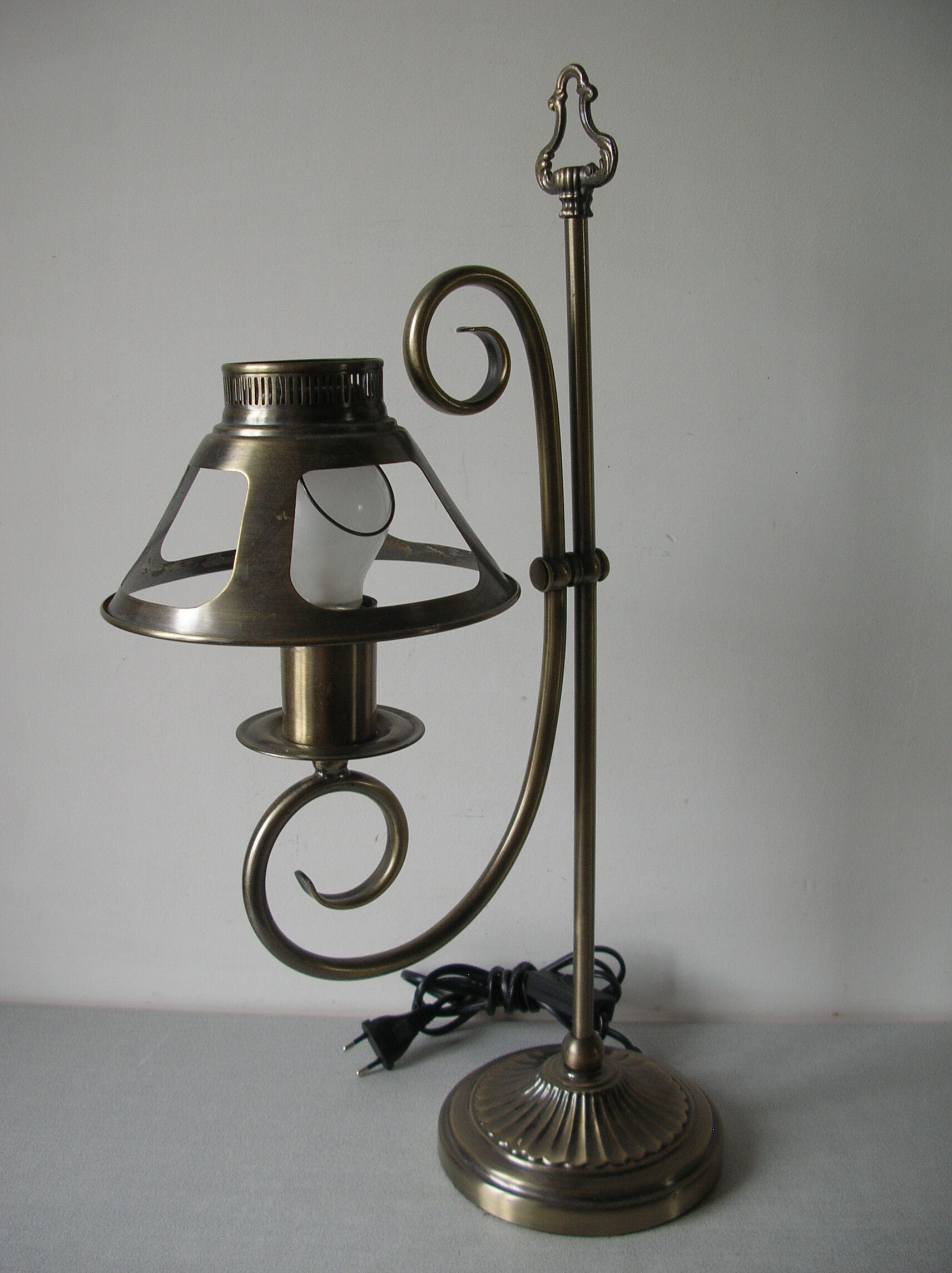 Metal lamp