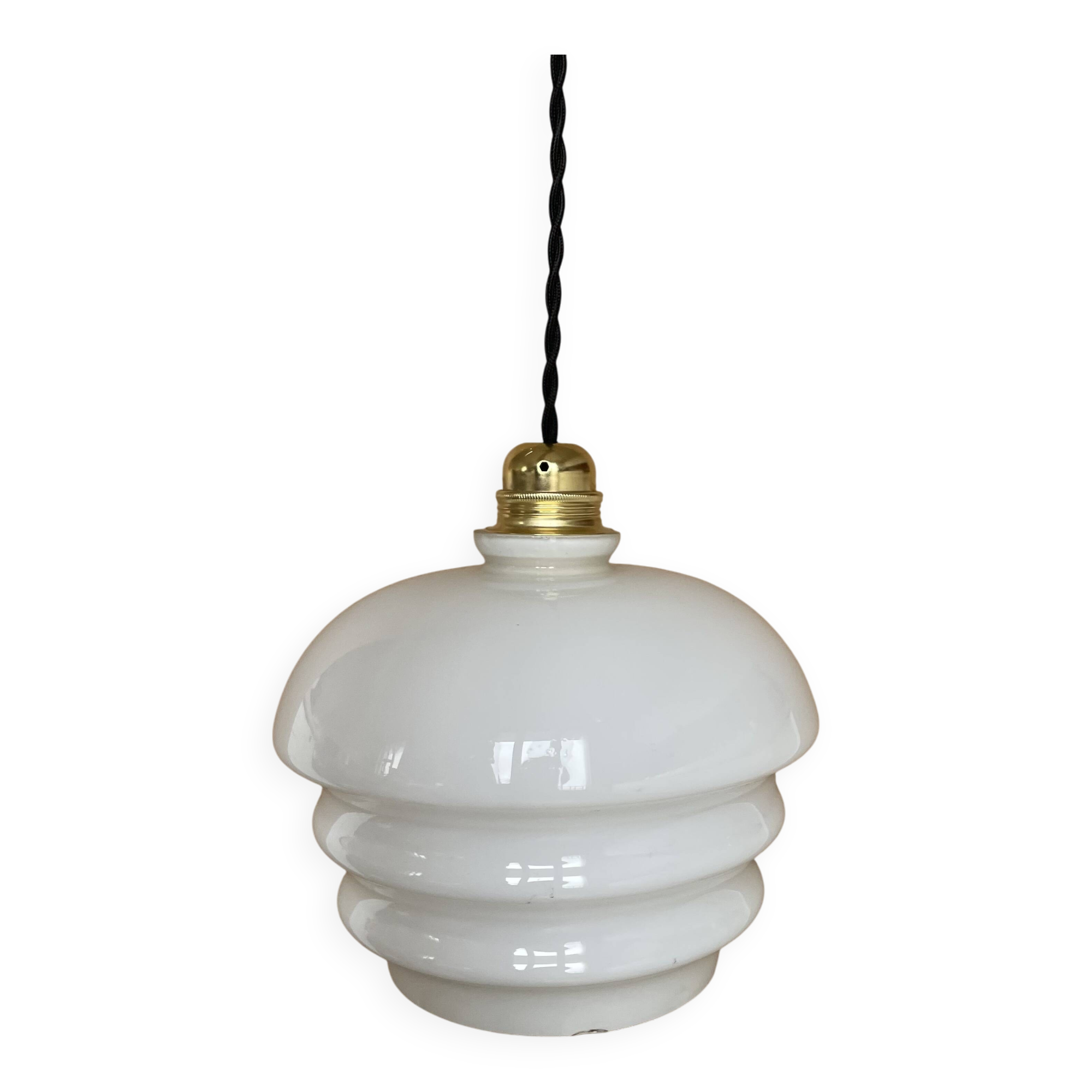 Old opaline suspension