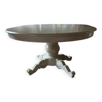 Pedestal table